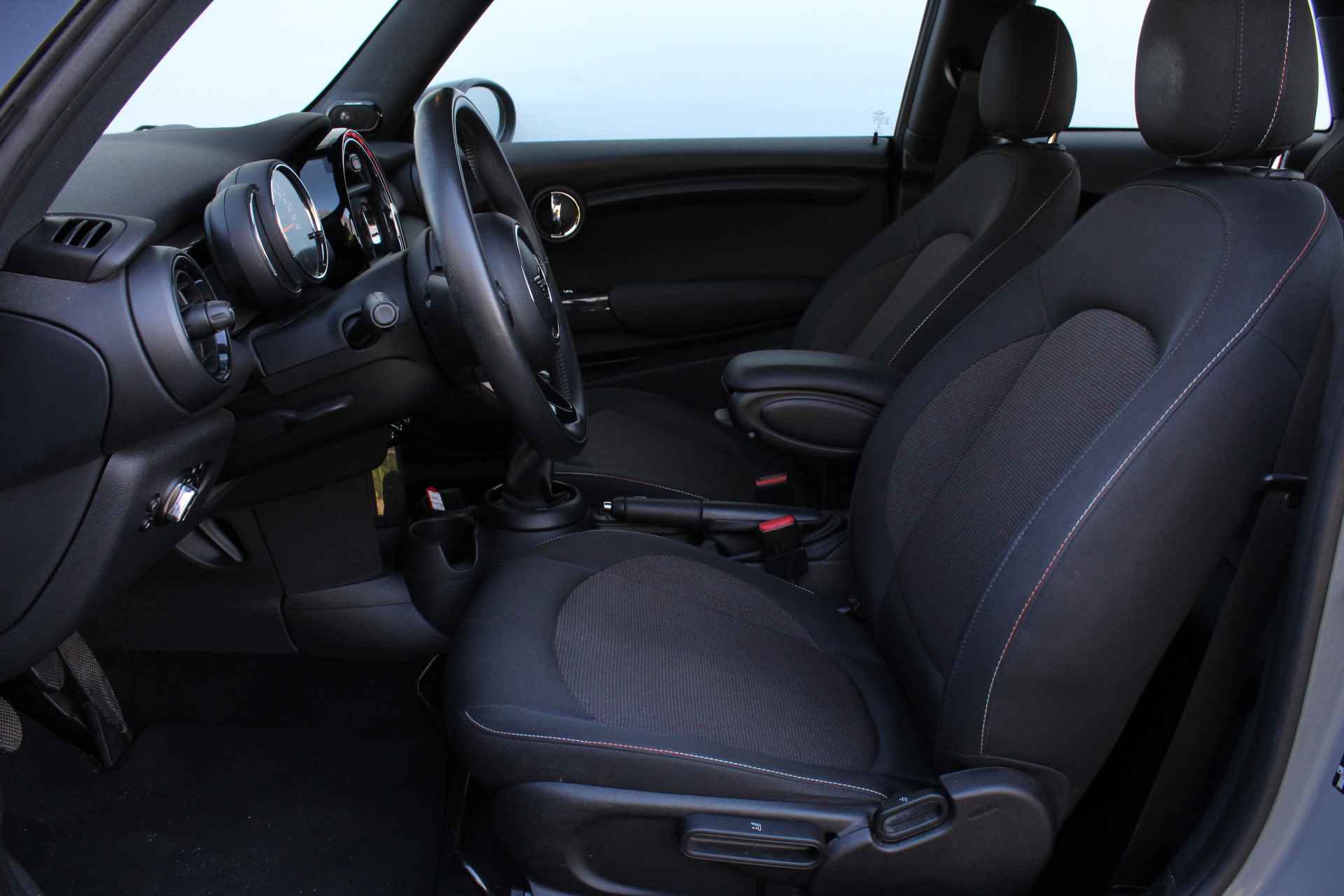 MINI Hatchback Cooper Salt / LED / Comfort Access / Harman-Kardon / Park Assistant / Stoelverwarming / Navigatie / Cruise Control - 8/27