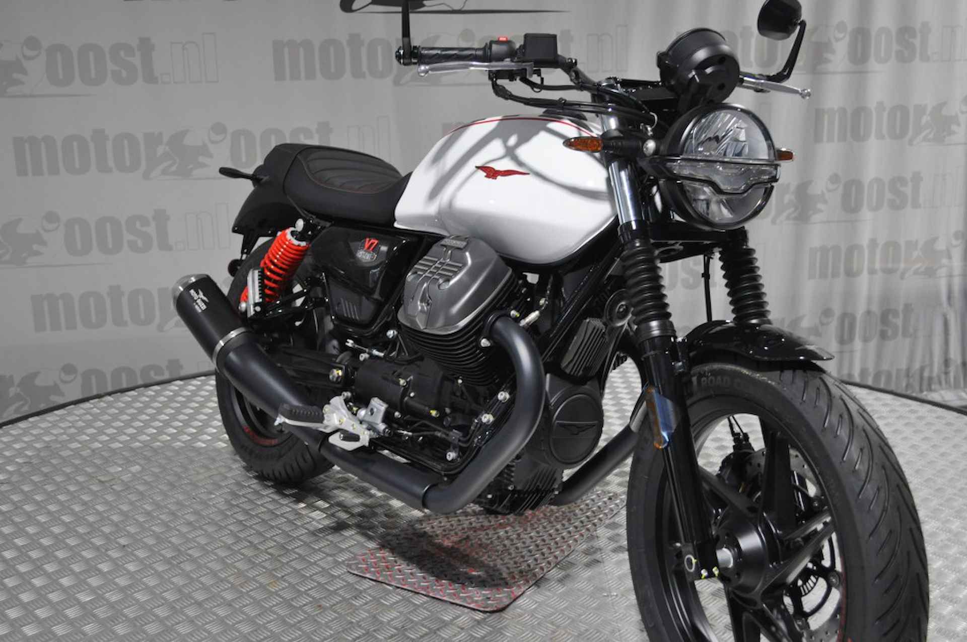 MOTO GUZZI V 7   Stone TEN LIVERY   2014-2024 - 8/22