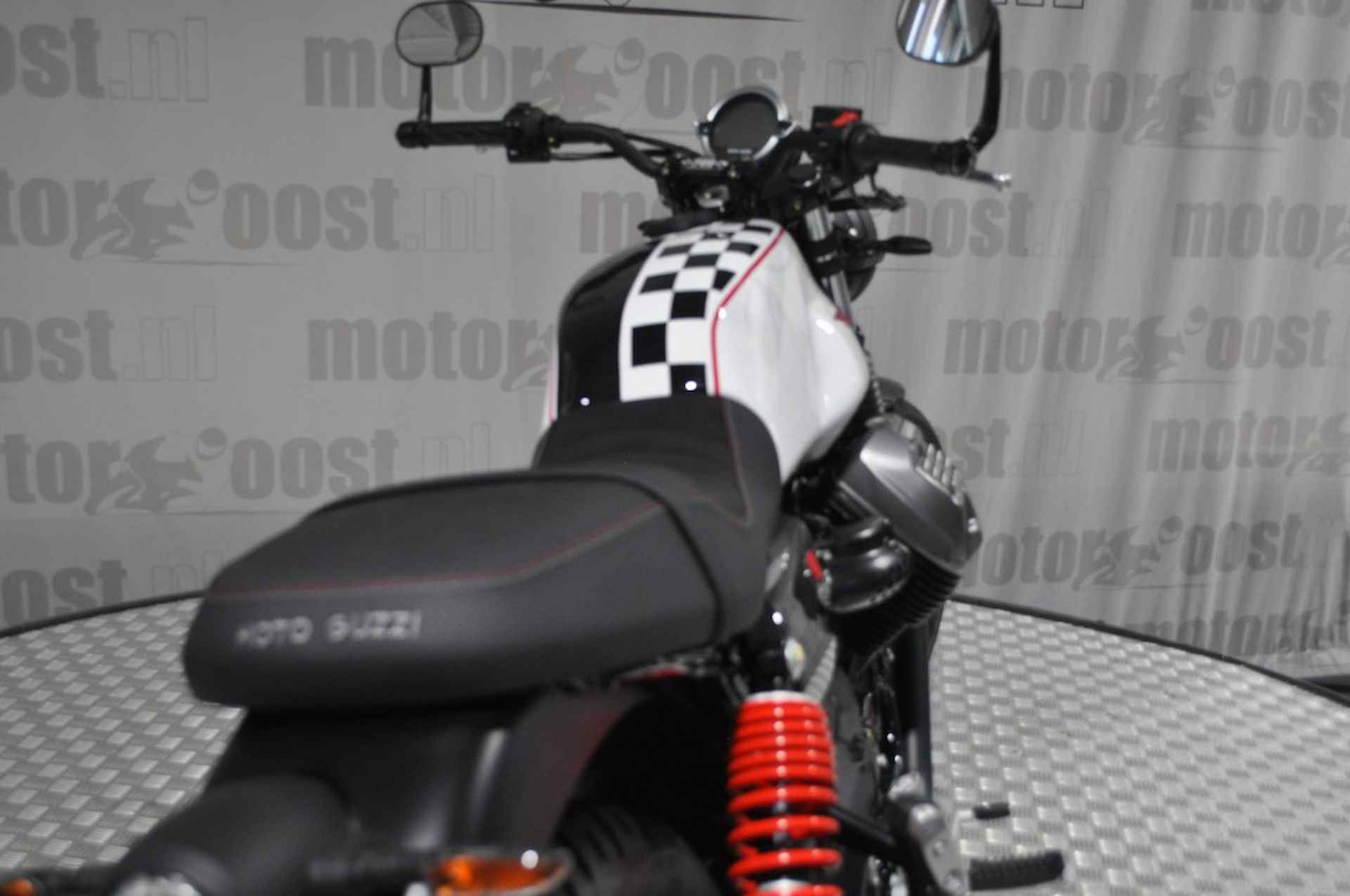 MOTO GUZZI V 7   Stone TEN LIVERY   2014-2024 - 12/22