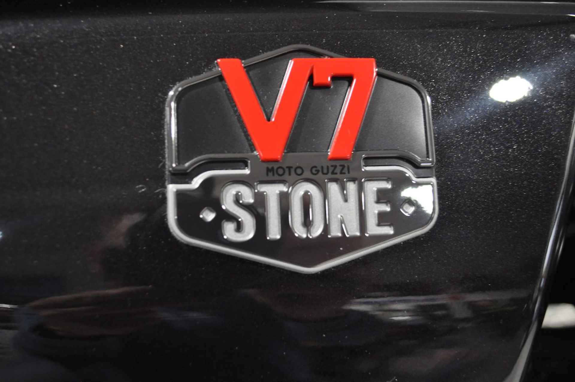 MOTO GUZZI V 7   Stone TEN LIVERY   2014-2024 - 20/22