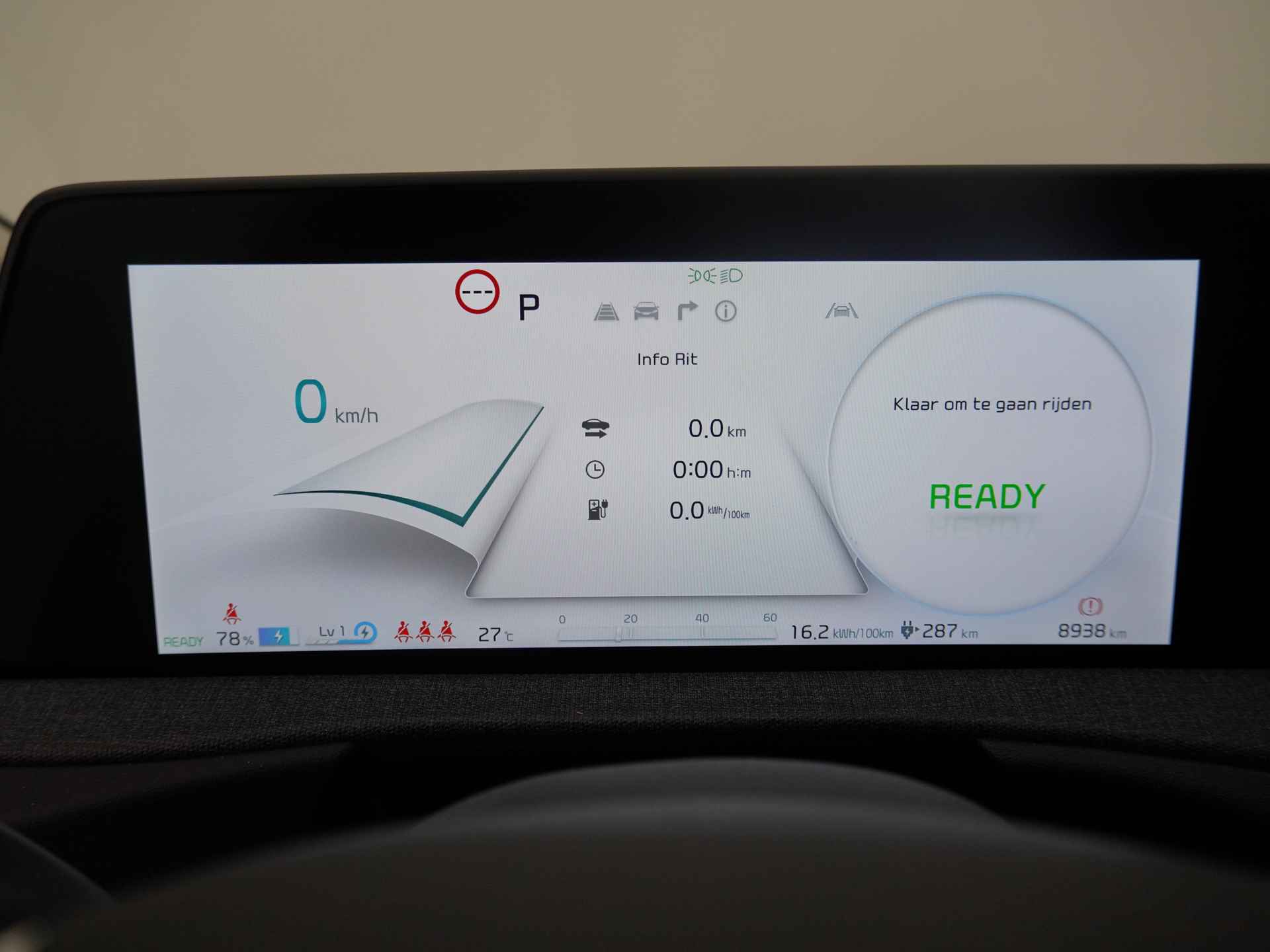 Kia Ev6 Light 58 kWh * Rijdende Demo * - Navigatie - Apple Carplay/Android Auto - Climate Control - Privacy Glass - Fabrieksgarantie tot 02-2031 - 27/42