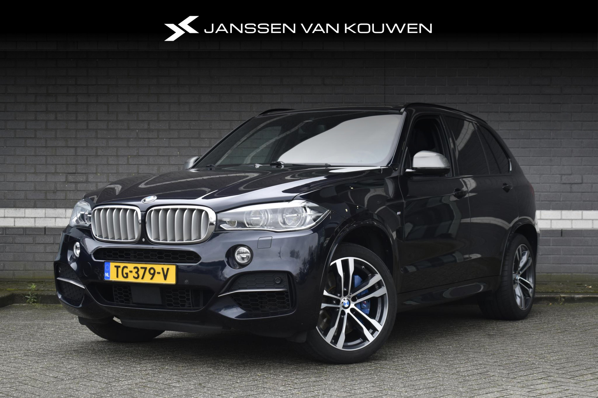 BMW X5 M50d / Head-up / Pano / Stoelverwarming voor + achter / Memory stoelen / Navi / Camera bij viaBOVAG.nl