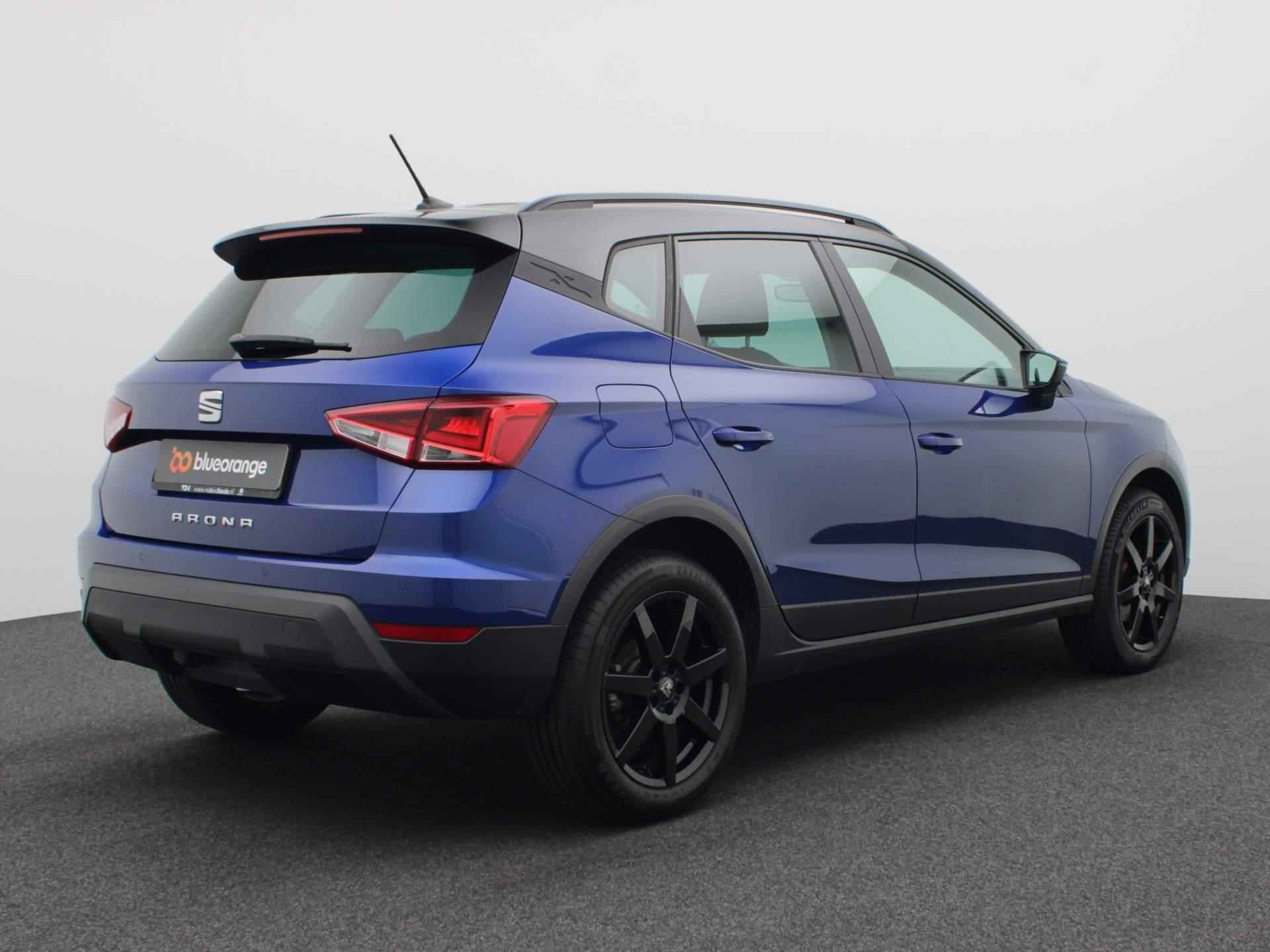 SEAT Arona 1.0 TSI Style 115PK DSG Clima, Navi, Stoelverwarming, Parkeerhulp Achter, LED Koplampen, Afneembare Trekhaak, 17" LM Velgen - 3/41