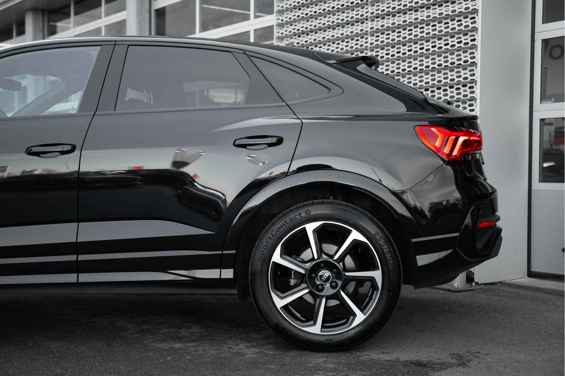 Audi Q3 Sportback 35 TFSI 150pk S Edition Competition | 19" Velgen | Stoelverwarming | Leder | - 21/52