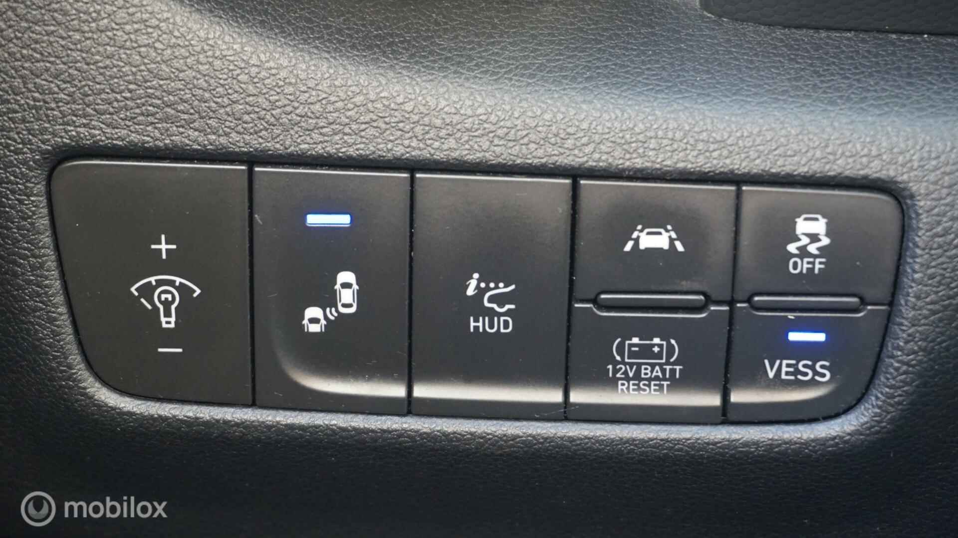 Hyundai Kona 1.6 GDI HEV Premium Elektr. bed. stoelen | Head-up | Leder | Adapt. Cruise Control - 27/36