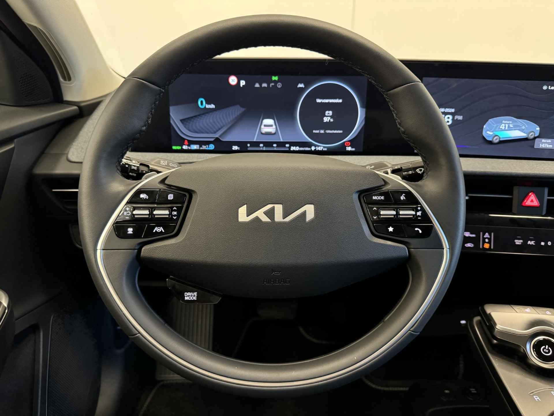 Kia EV6 Light Edition 58 kWh | DIRECT LEVERBAAR! | €2950,- Sepp Subsidie | €2950 Actievoordeel! | Apple Carplay & Android Auto | BEL SNEL! 071 – 760 06 00 - 18/34