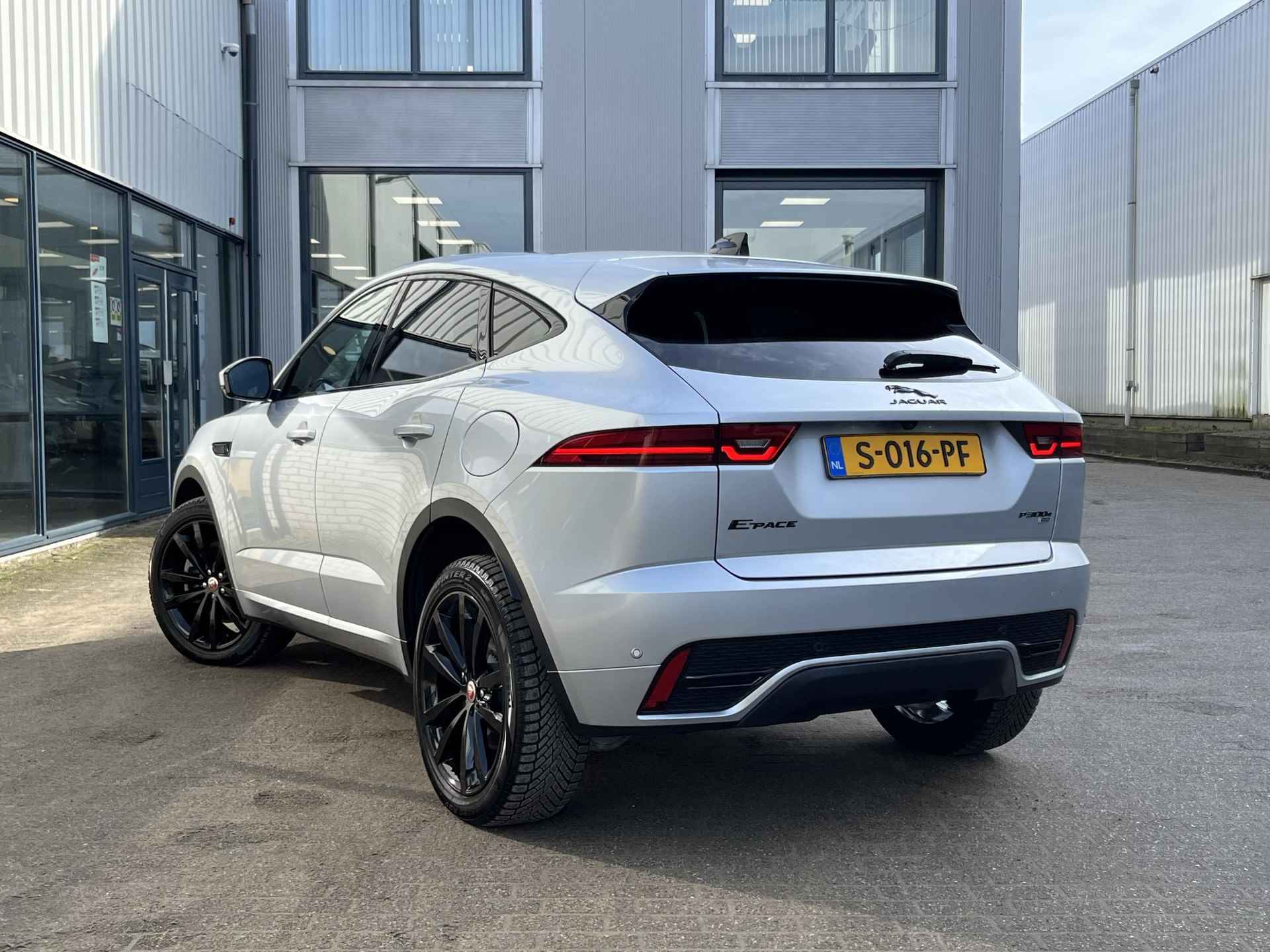 Jaguar E-PACE 1.5 P300e AWD R-Dynamic Black | NL Auto/1e Eig./Pano.Dak/Leder/20"/El.Wegklapbare Trekhaak - 13/113