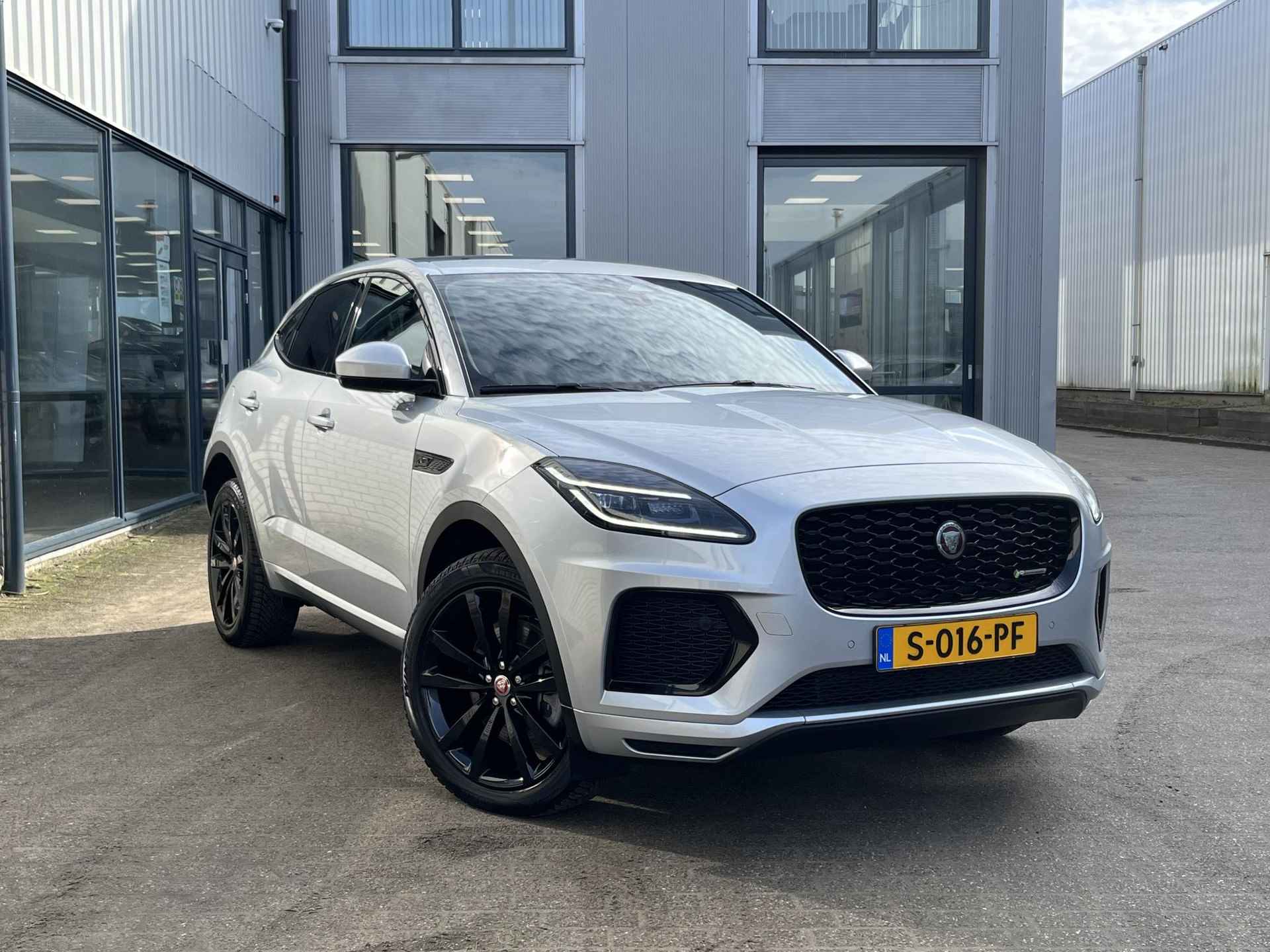 Jaguar E-PACE 1.5 P300e AWD R-Dynamic Black | NL Auto/1e Eig./Pano.Dak/Leder/20"/El.Wegklapbare Trekhaak - 14/113