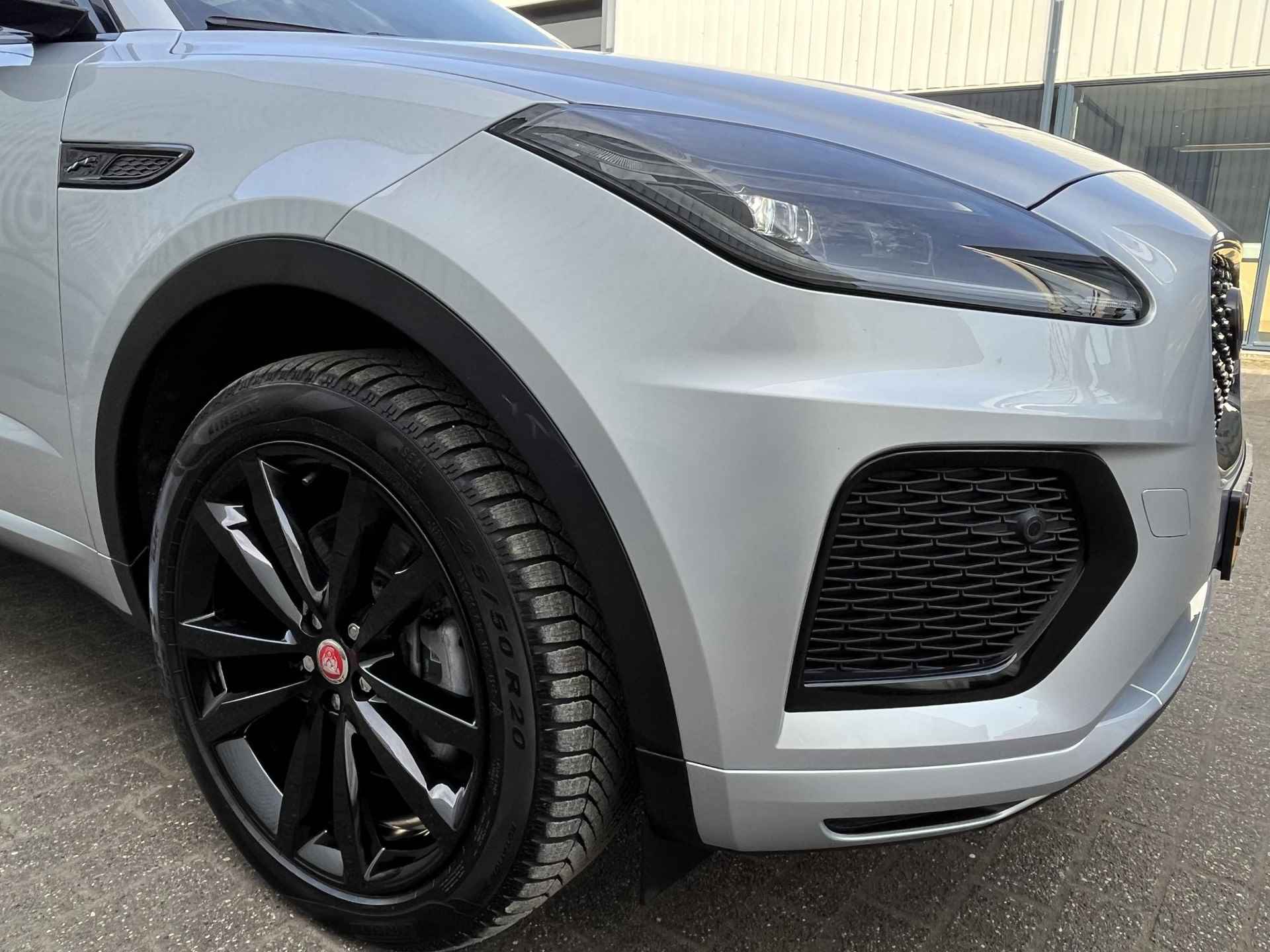 Jaguar E-PACE 1.5 P300e AWD R-Dynamic Black | NL Auto/1e Eig./Pano.Dak/Leder/20"/El.Wegklapbare Trekhaak - 53/113