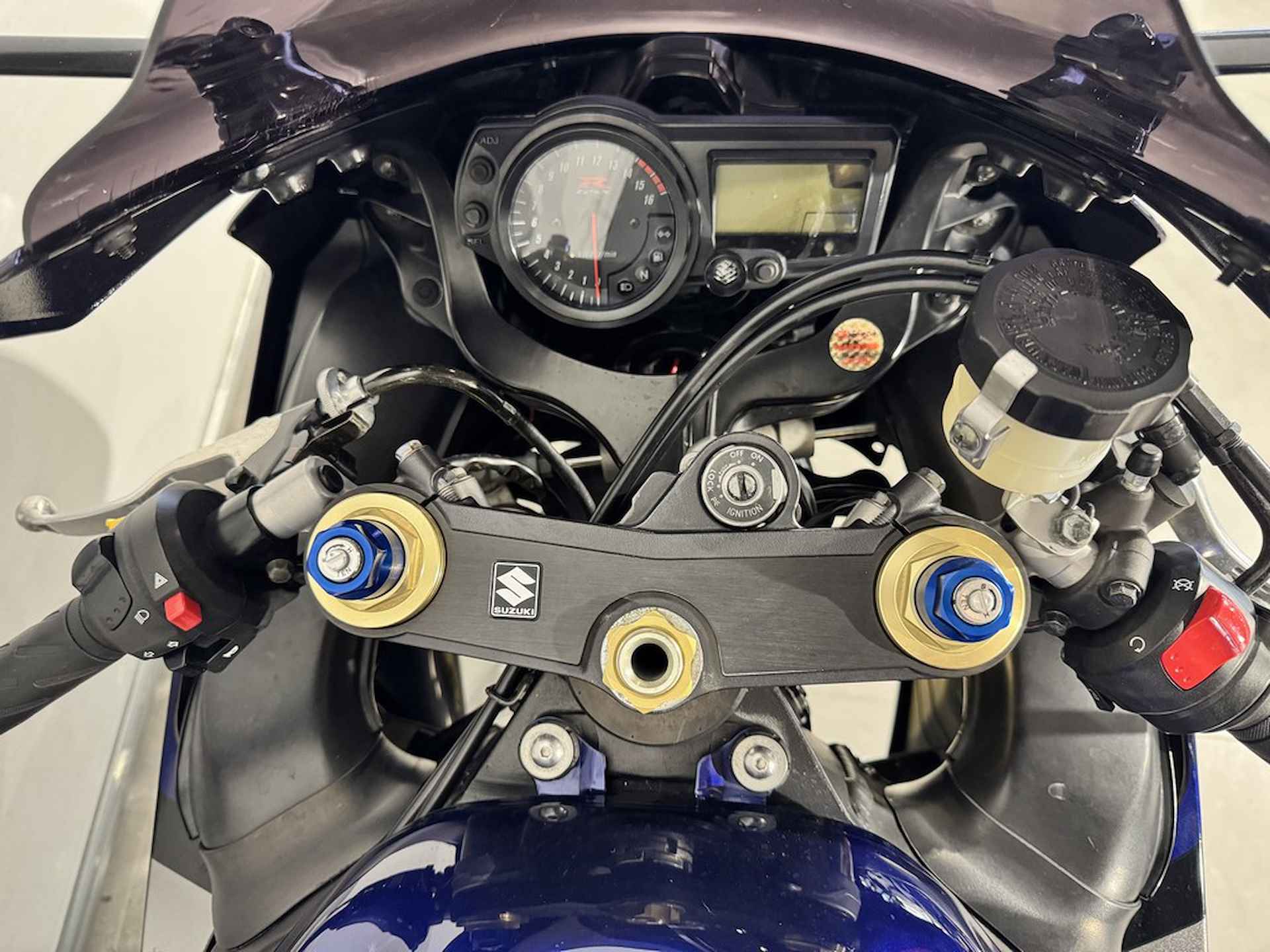 Suzuki GSX-R 750 - 6/8