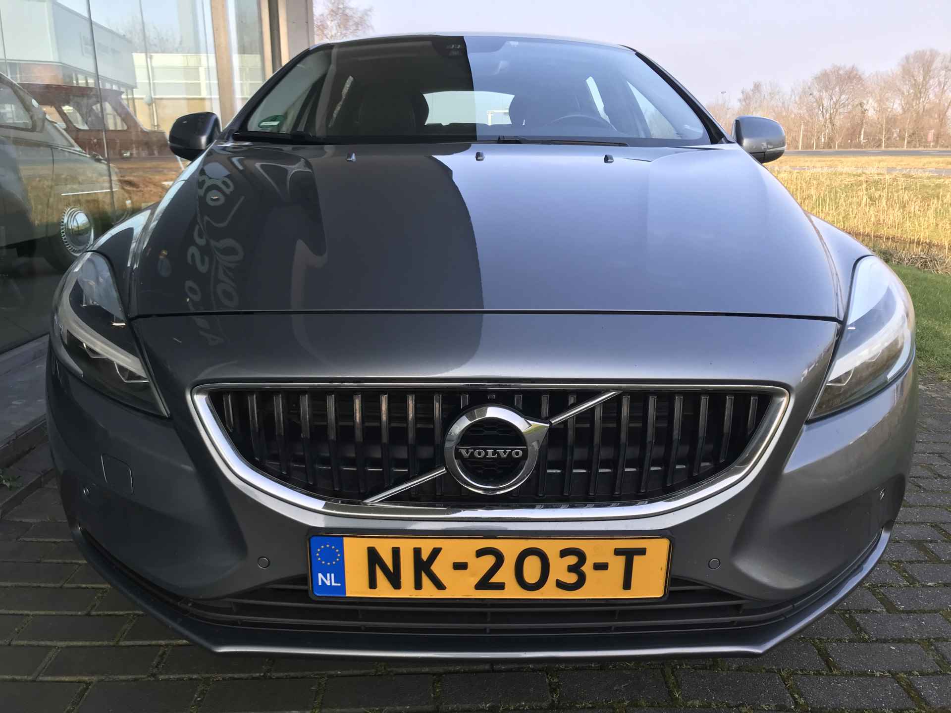 Volvo V40 2.0 D2 Momentum | Rijklaar incl garantie | Verwarmbaar voorruit LED koplampen 18 inch - 8/36