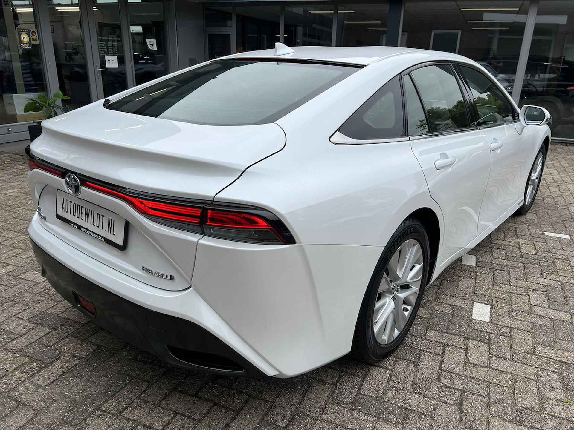 Toyota Mirai DYNAMIC A/T + FABRIEKSGARANTIE - 4/33