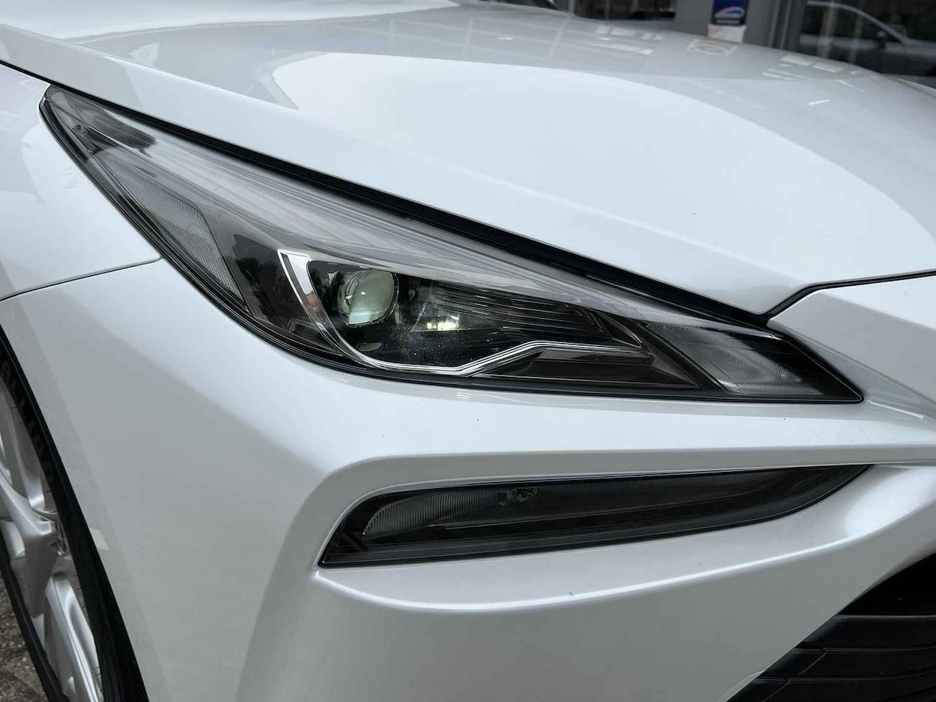 Toyota Mirai DYNAMIC A/T + FABRIEKSGARANTIE - 24/33