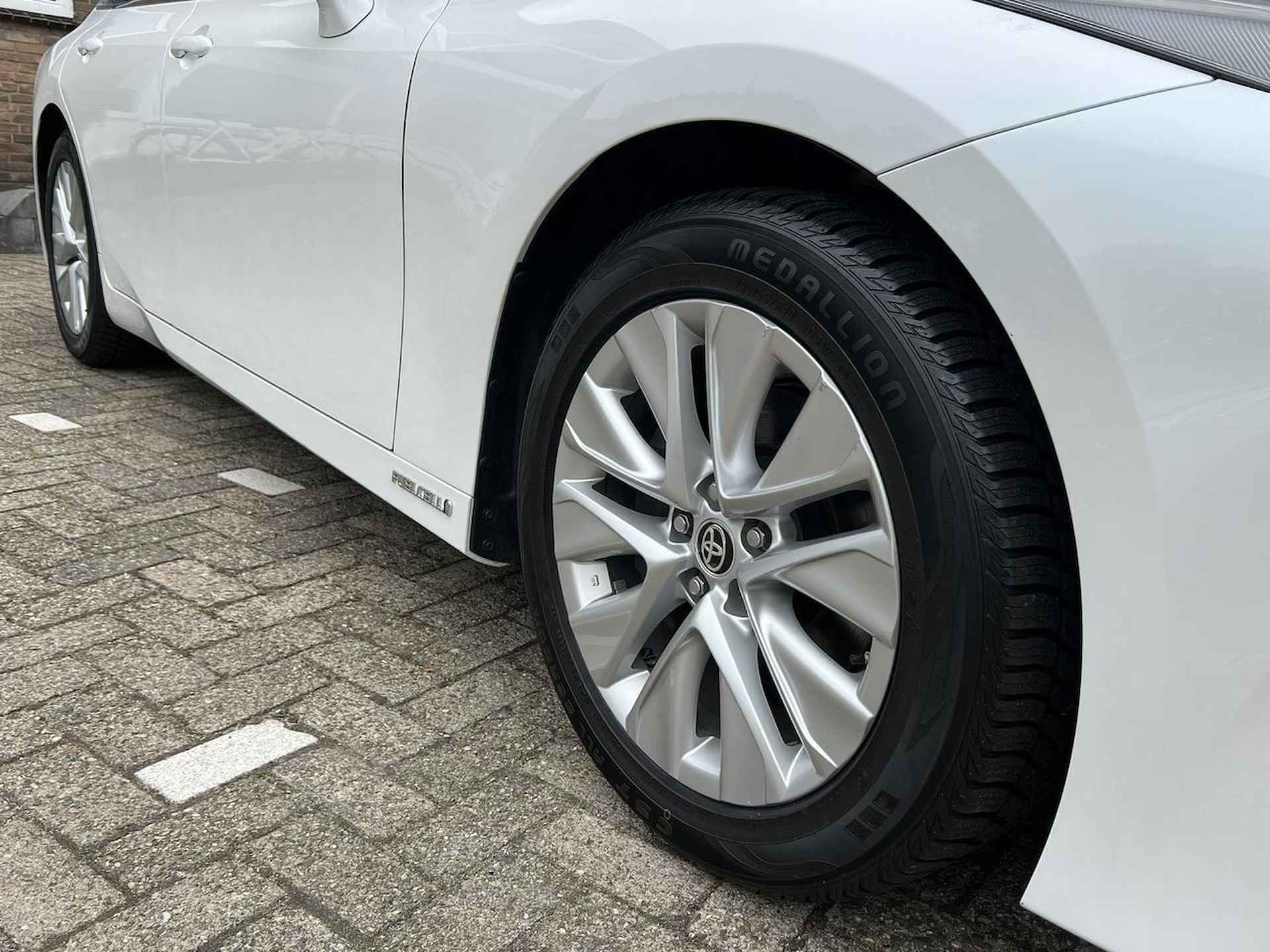 Toyota Mirai DYNAMIC A/T + FABRIEKSGARANTIE - 25/33