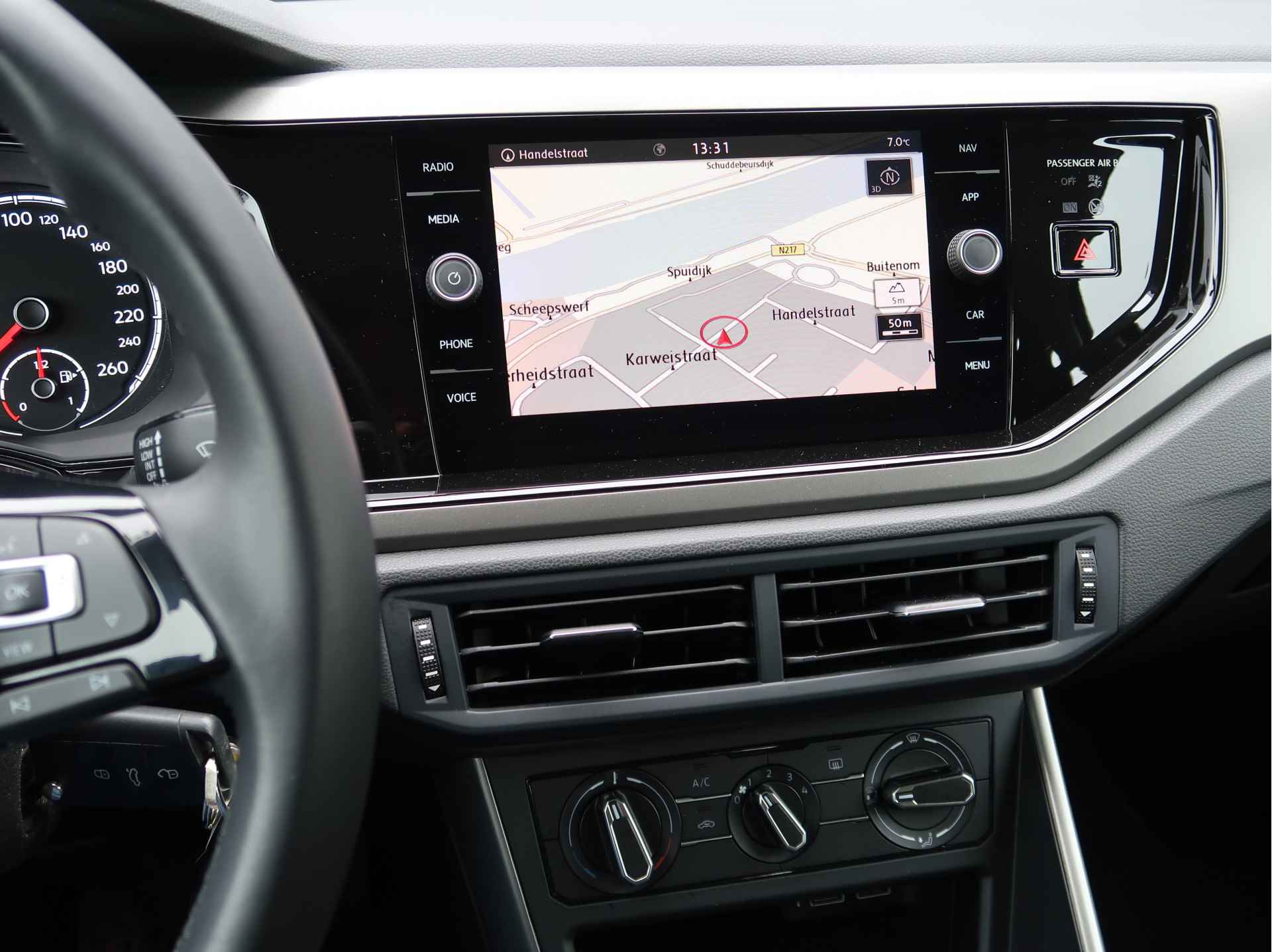 Volkswagen Polo 1.0 TSI Comfortline Executive | Navigatie | Carplay | Adapt Cruise | - 16/18