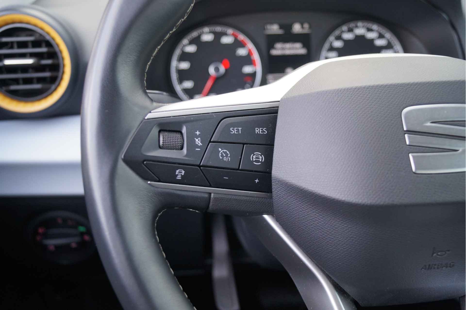 SEAT Arona 1.0 TSI Style DSG7 | Apple Carplay/Android Auto | Voorstoelen verwarmd | Adaptieve Cruise Control - 19/24
