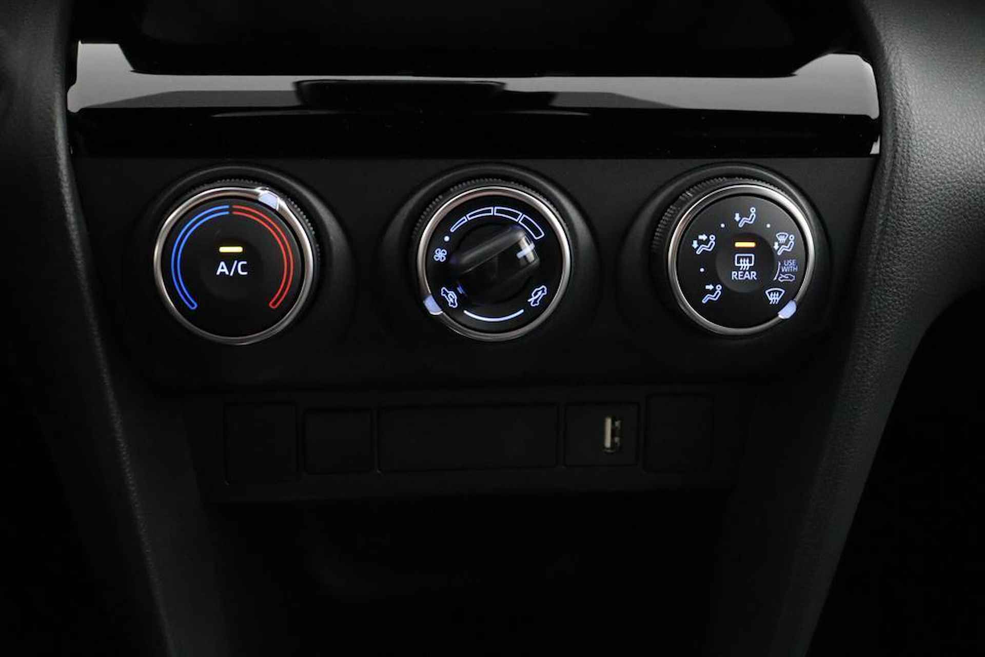 Toyota Yaris Cross 1.5 VVT-I Dynamic | Navigatie | Adaptieve-Cruise | Apple Carplay/Android Auto | Parkeercamera | - 7/49