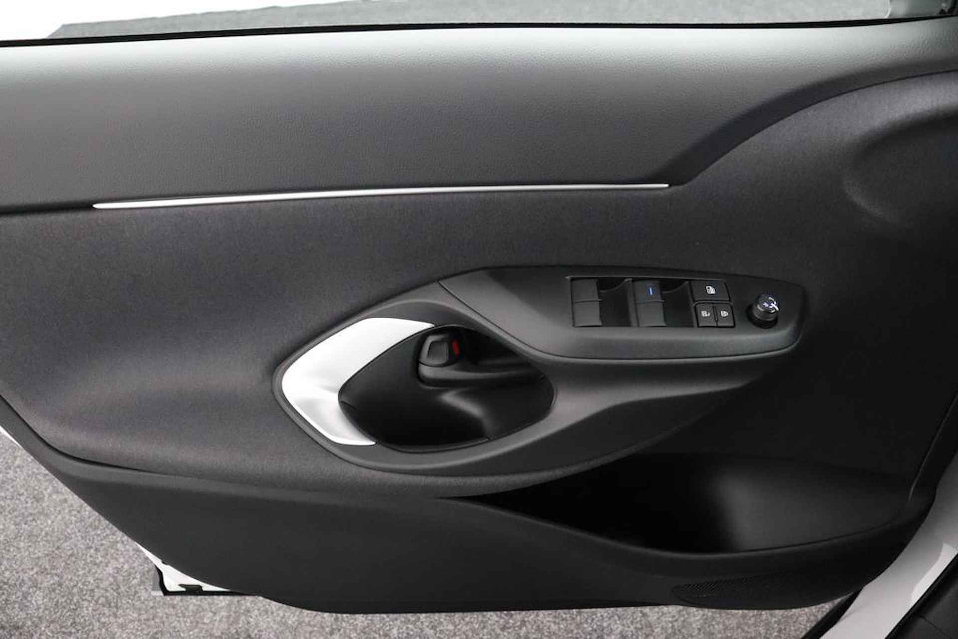 Toyota Yaris Cross 1.5 VVT-I Dynamic | Navigatie | Adaptieve-Cruise | Apple Carplay/Android Auto | Parkeercamera | - 28/49