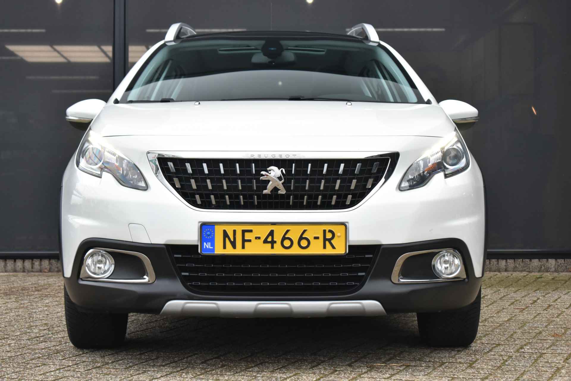 Peugeot 2008 1.2 PureTech Allure | Trekhaak | Panoramadak | Allseason | Navigatie | Achteruitrijcamera | Climate Control | Cruise Control | D - 5/49