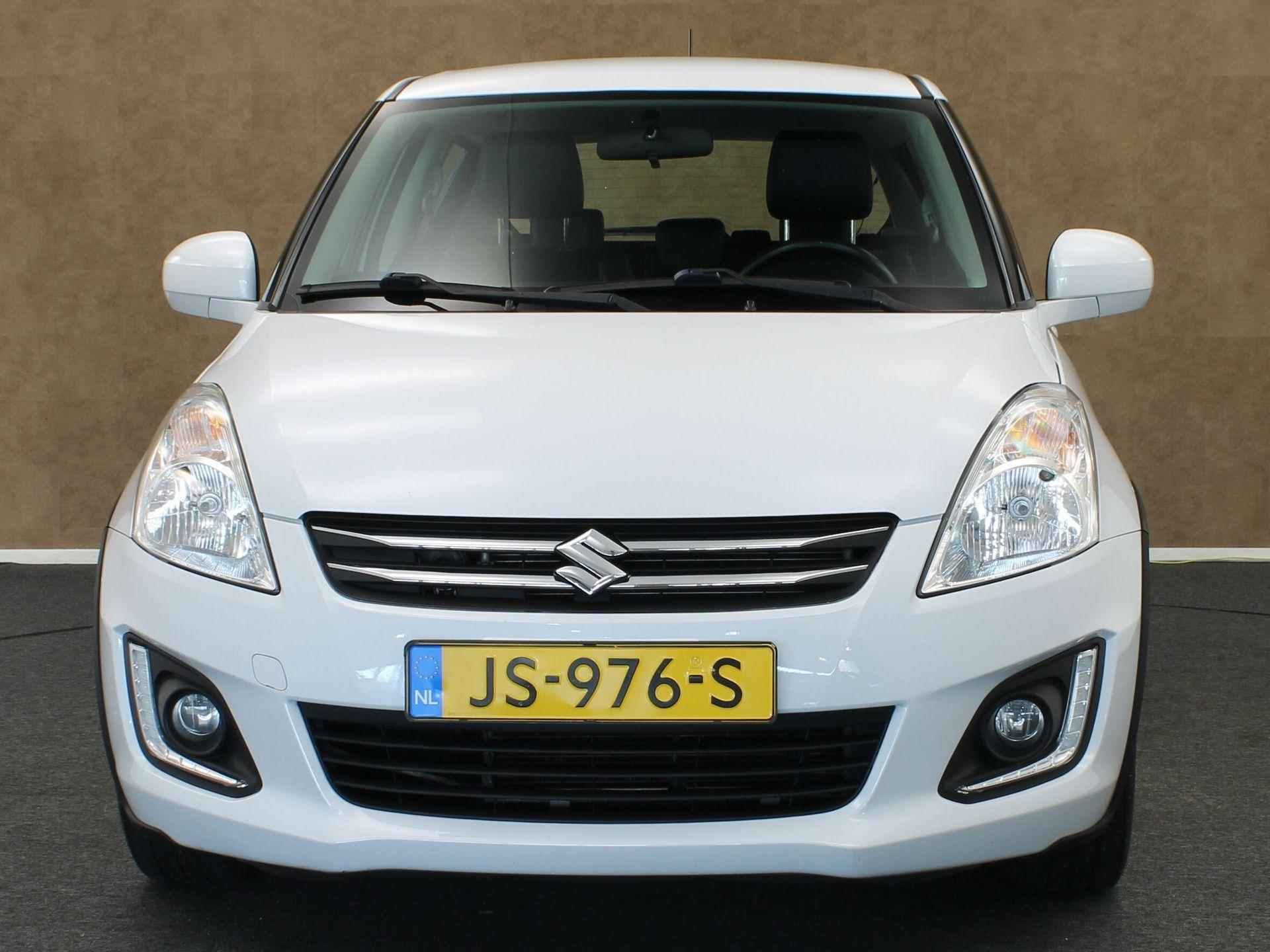 Suzuki Swift 1.2 Style EASSS - ORIGINEEL NEDERLANDSE AUTO - AIRCO - 16 INCH LICHT METALEN VELGEN - LEDEREN SPORTSTUUR - LEDER/ ALCANTARA BEKLEDING - DAGRIJVERLICHTING - CRUISE CONTROL - 4/33