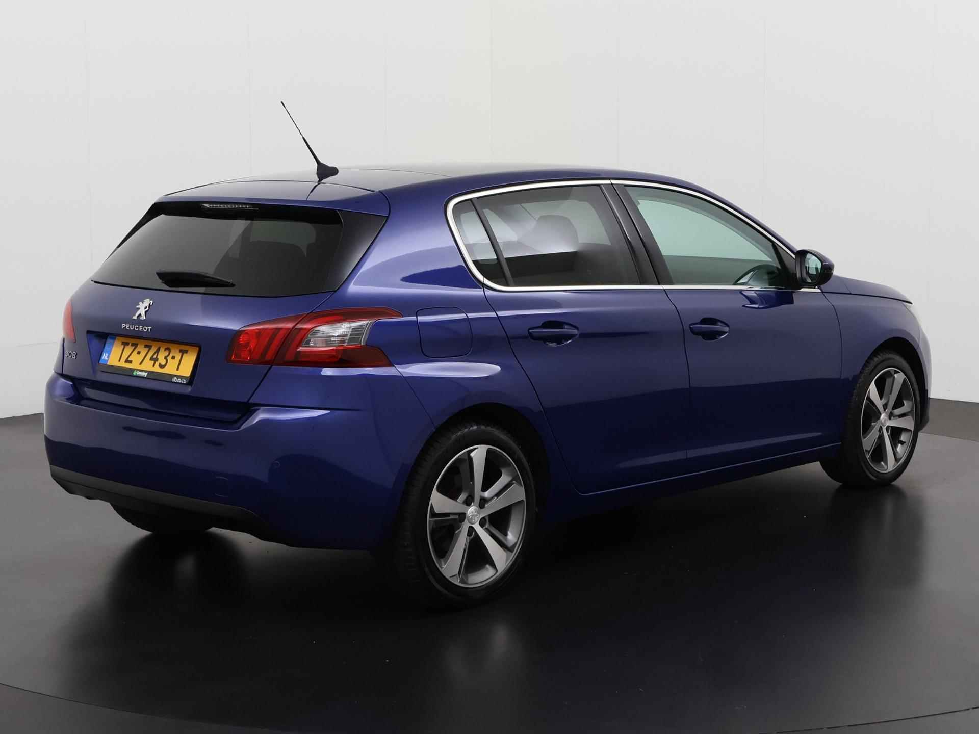 Peugeot 308 1.2 PureTech Allure | Panoramadak | Stoelverwarming | Carplay | Zondag Open! - 4/35