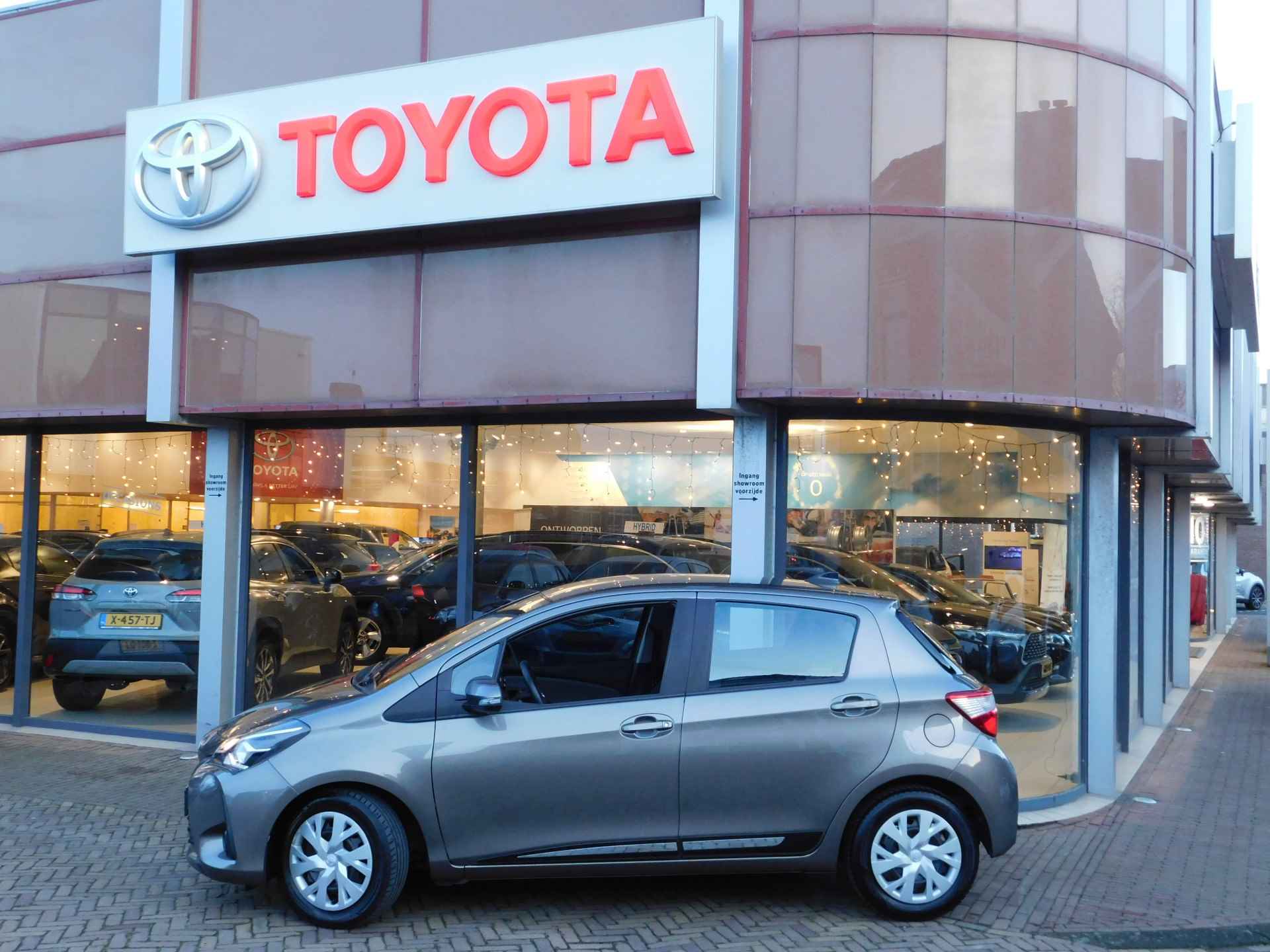 Toyota Yaris 1.5 VVT-i Aspiration - 3/55