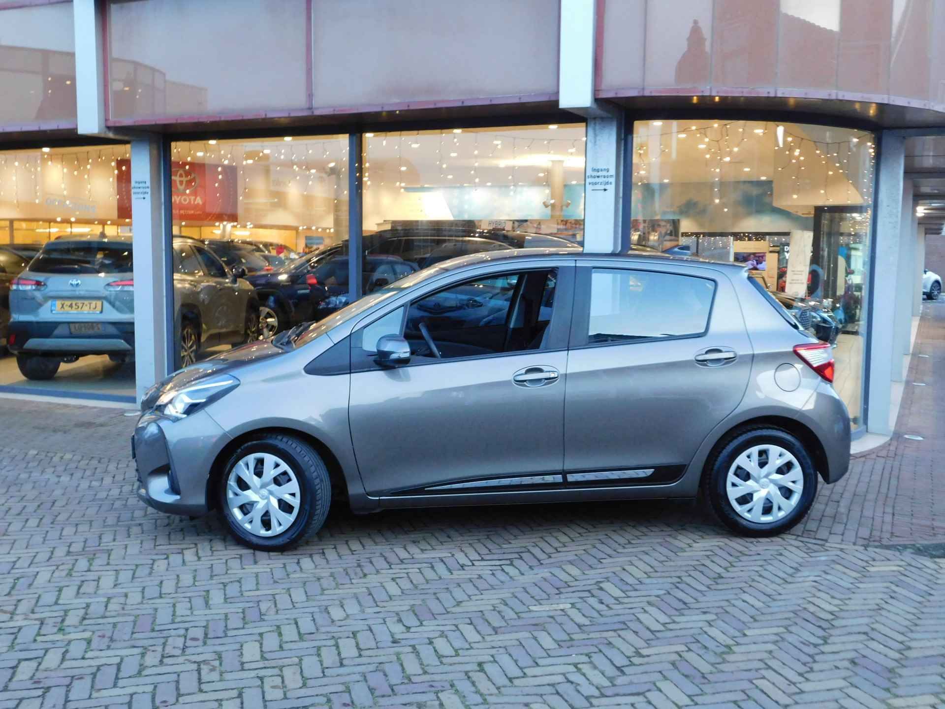 Toyota Yaris 1.5 VVT-i Aspiration - 4/55