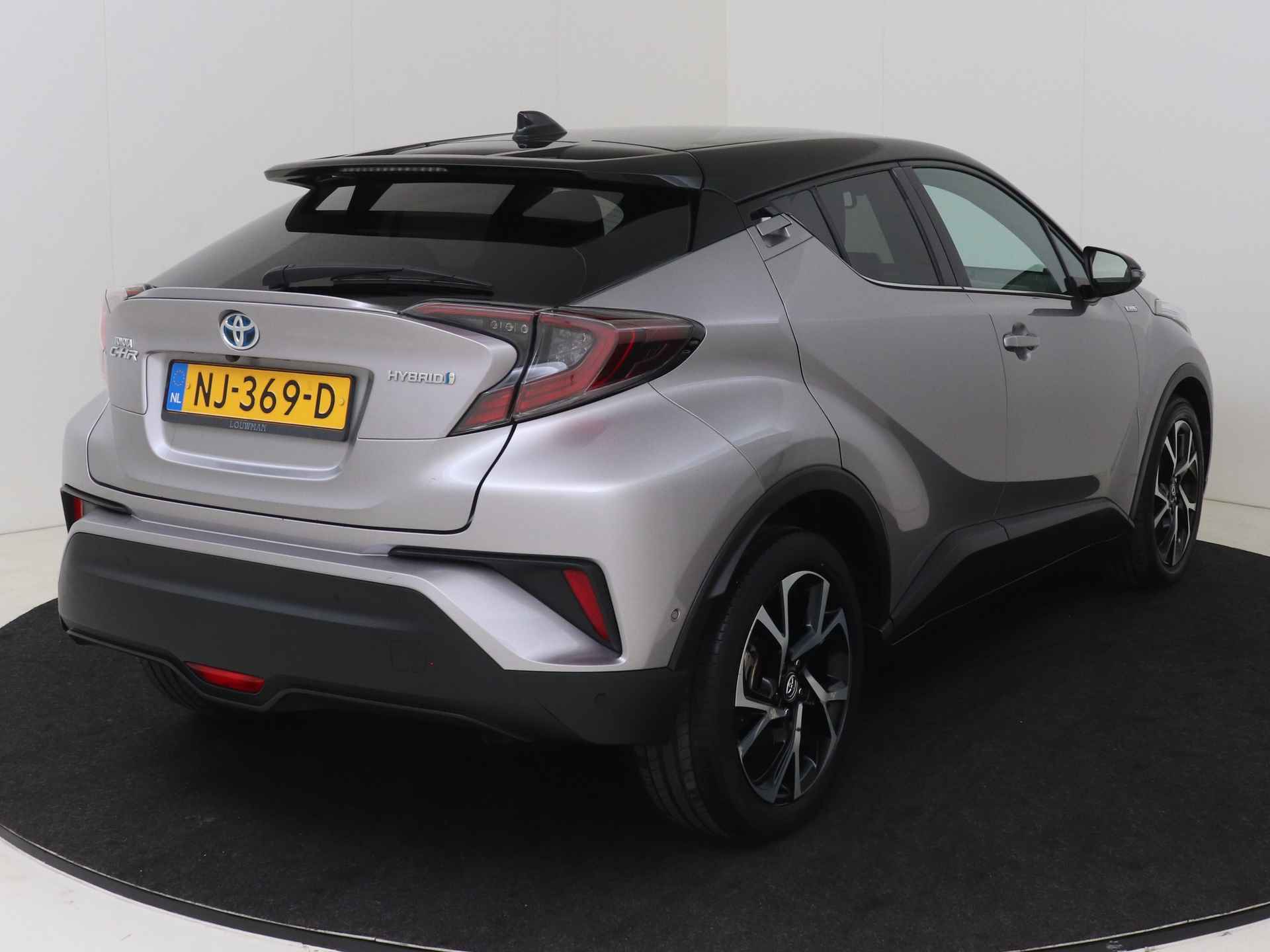 Toyota C-HR 1.8 Hybrid Bi-Tone Plus I Navigatie I Climate Control I Cruise Control I Camera I USB I LM Velgen I 1e Eigenaar I Lederen Bekleding I - 16/49