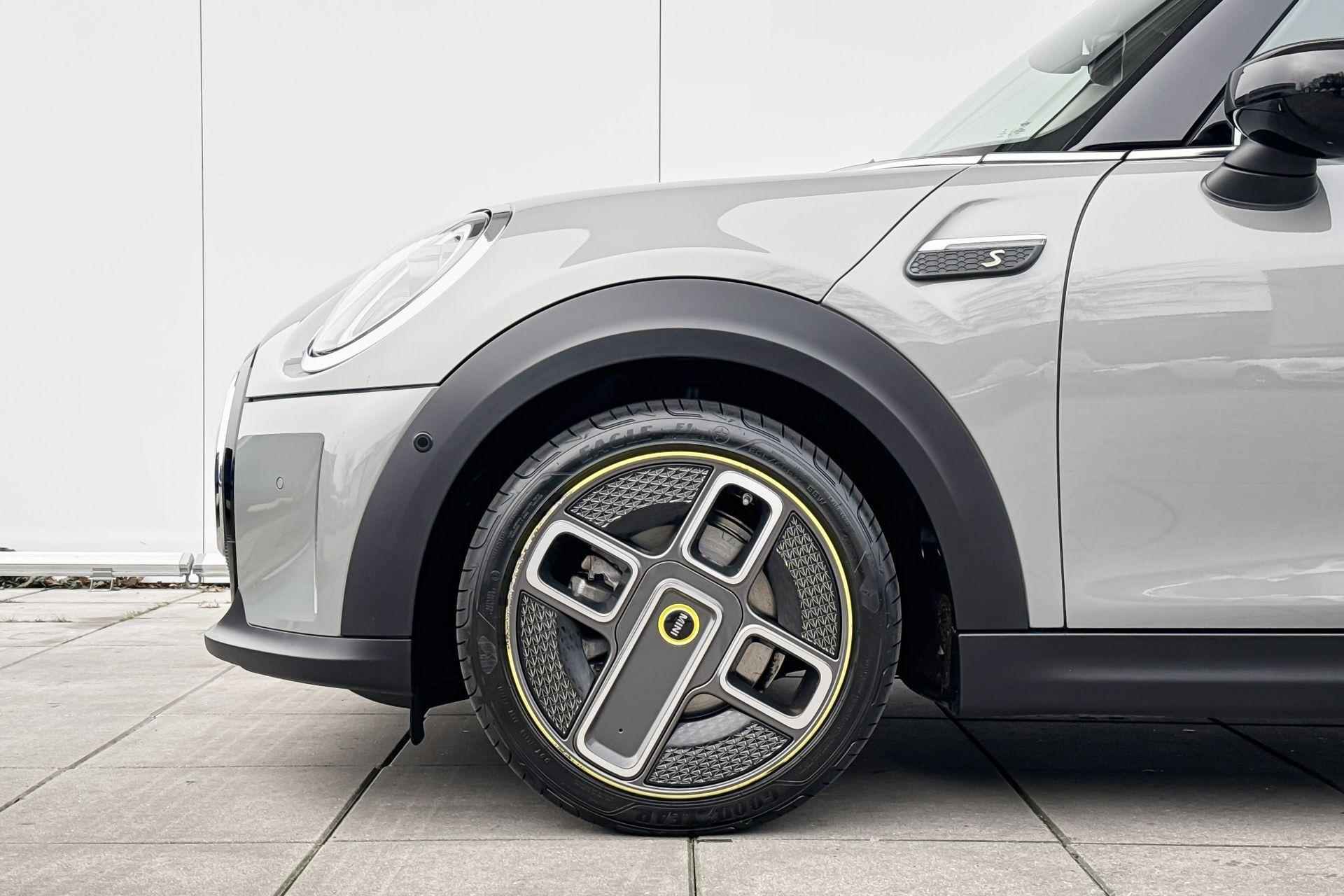 MINI Electric Resolute Edition 33 kWh Achteruitrij Camera / Adaptive Cruise Control / Led Koplampen / Apple car Play - 3/21