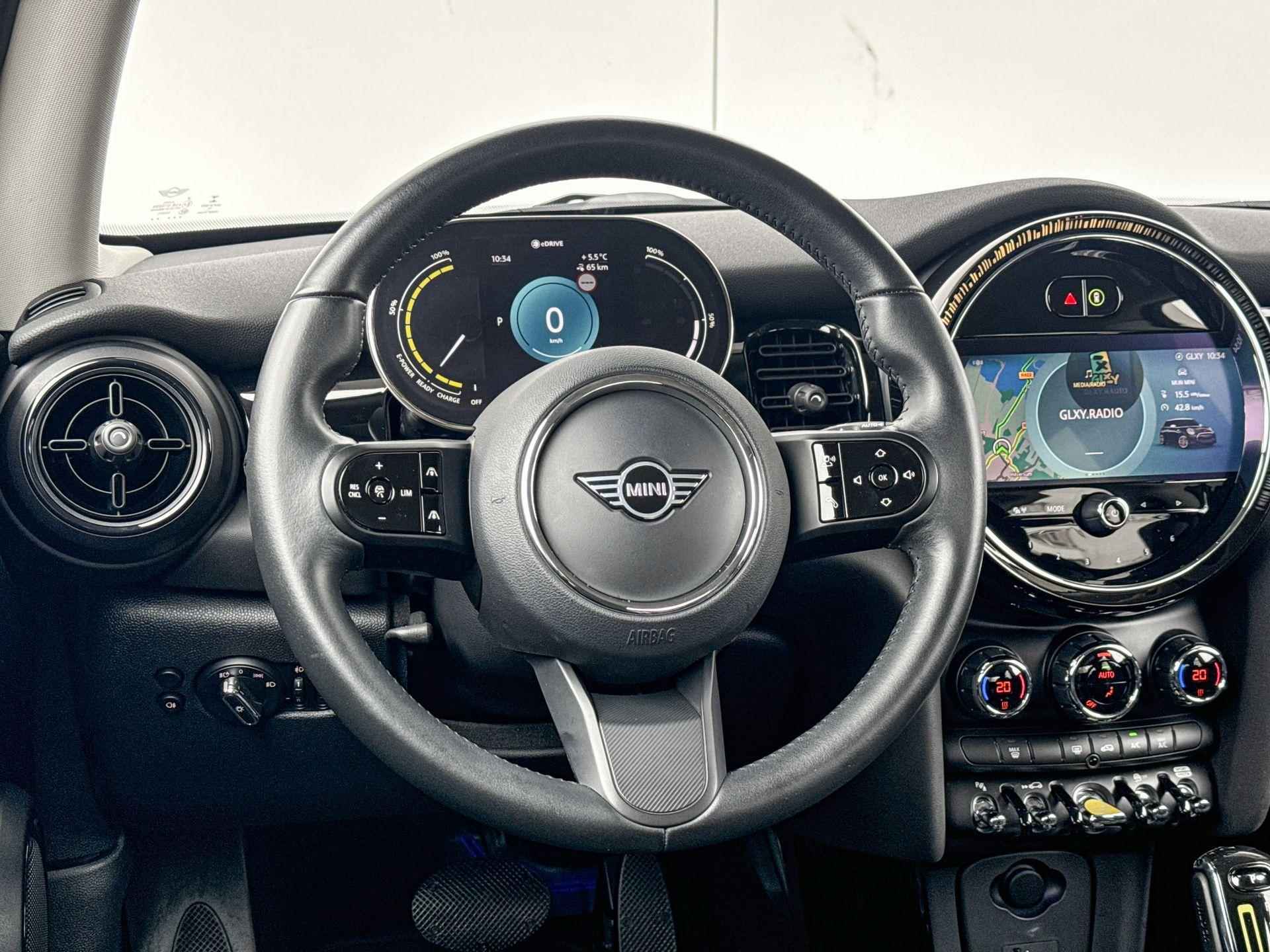 MINI Electric Resolute Edition 33 kWh Achteruitrij Camera / Adaptive Cruise Control / Led Koplampen / Apple car Play - 10/21