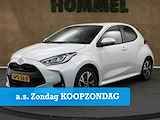 Toyota Yaris 1.5 Hybrid Team D - PARKEERSENSOREN VOOR EN ACHTER - STUUR EN STOEL VERWARMING - ADAPTIVE CRUISE CONTROL - DRAADLOZE TELEFOONLADER - DODEHOEK DETECTIE