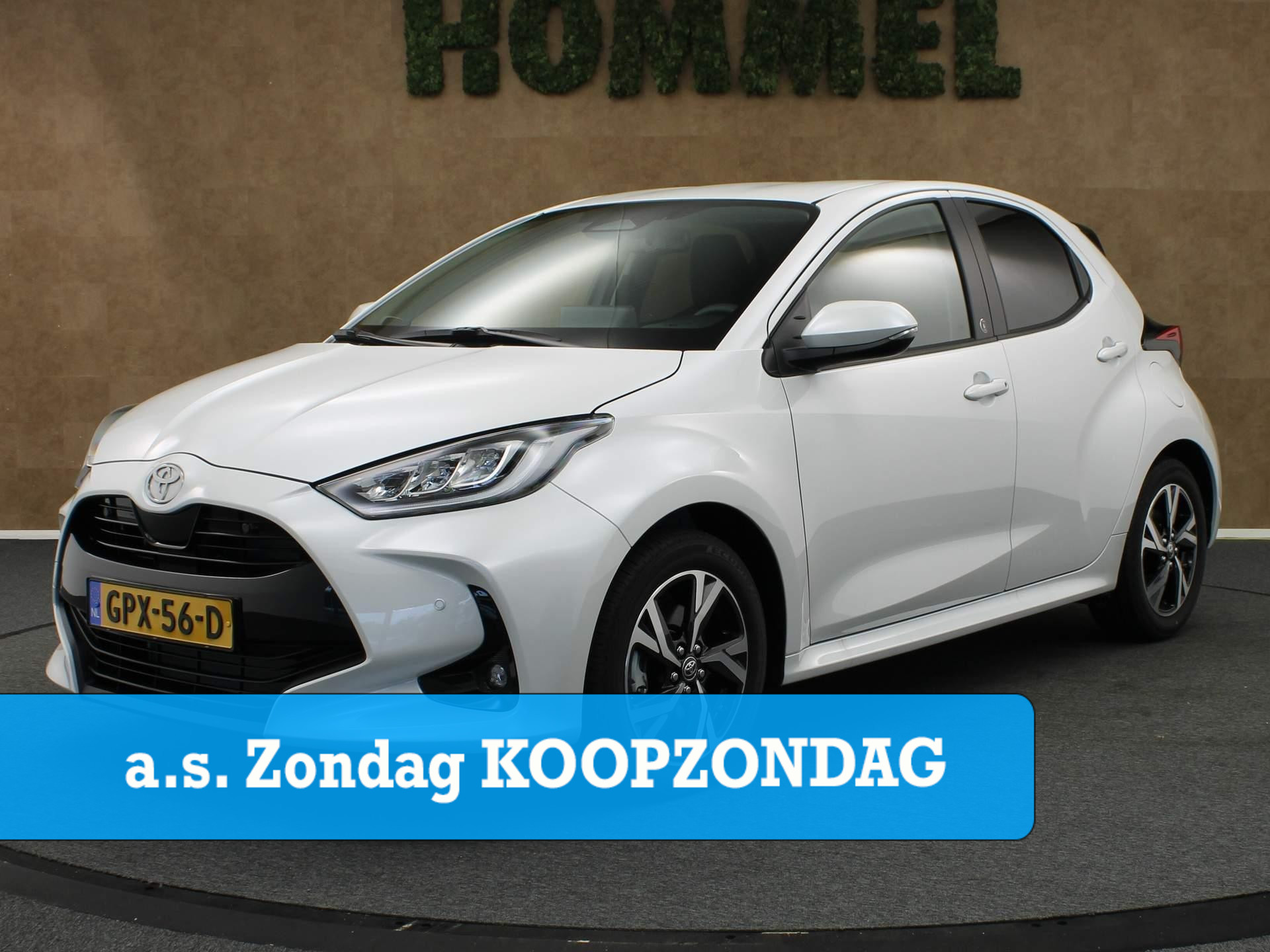 Toyota Yaris 1.5 Hybrid Team D - PARKEERSENSOREN VOOR EN ACHTER - STUUR EN STOEL VERWARMING - ADAPTIVE CRUISE CONTROL - DRAADLOZE TELEFOONLADER - DODEHOEK DETECTIE