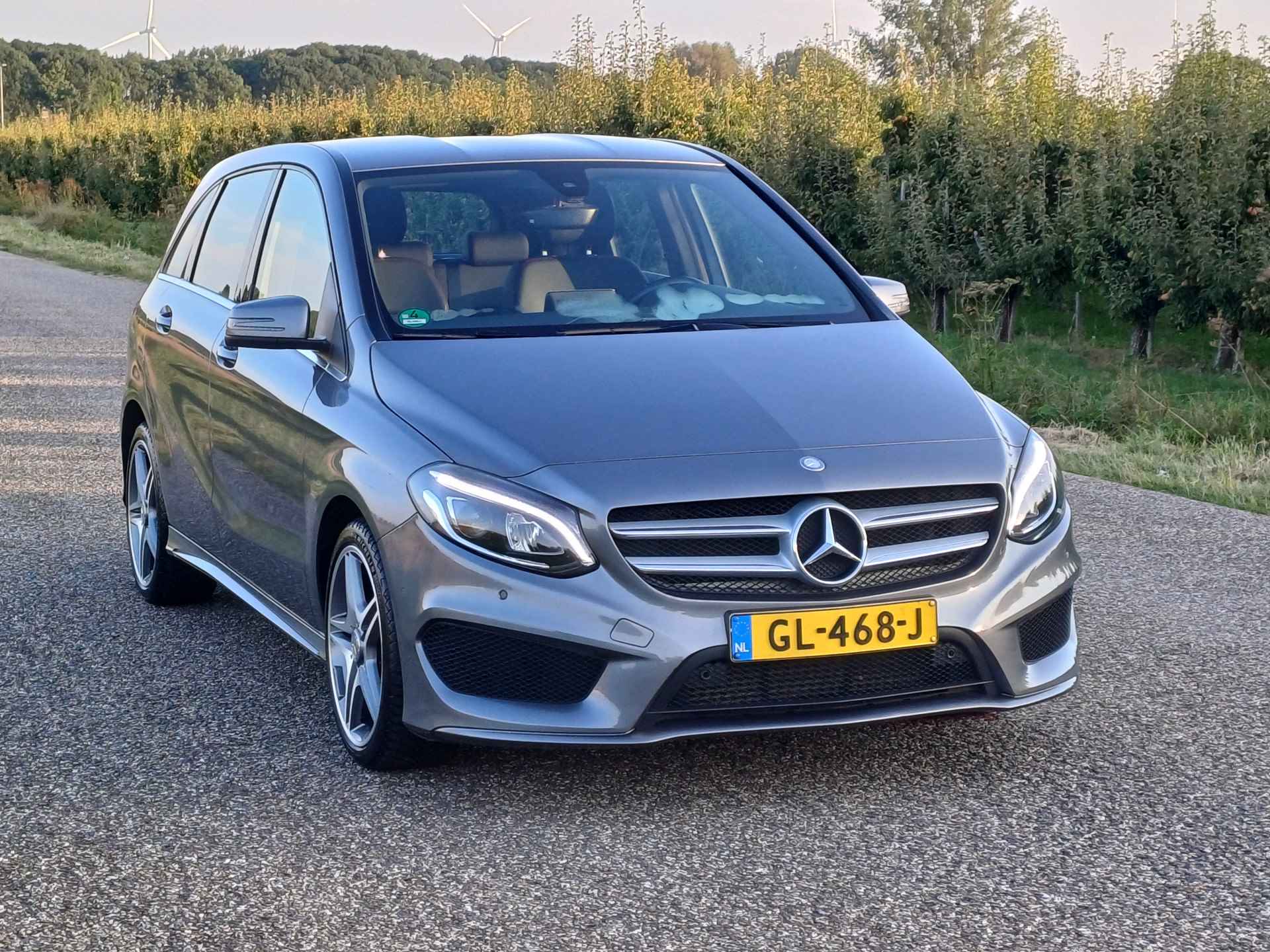 Mercedes-Benz B-Klasse 180 Ambition | Nieuwstaat ! | NL ! | Dealer onderhouden ! | Lage KM ! | AMG-Line ! - 6/45