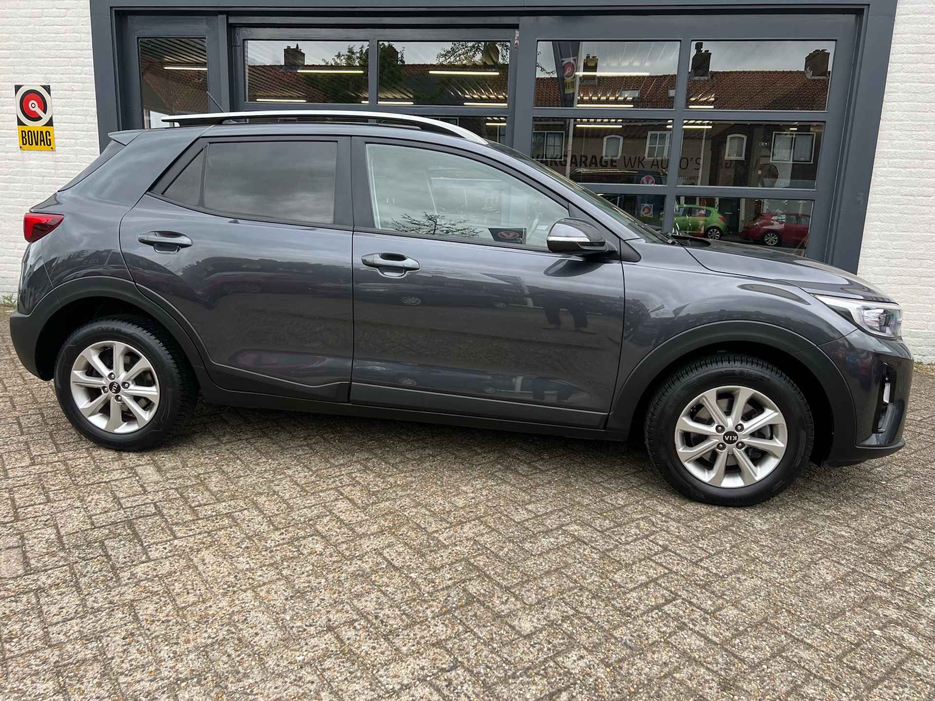 Kia Stonic 1.2 MPi ComfortPlusLine Navigator | Eerste eigenaar | Dealer onderhouden | Camera | - 13/30