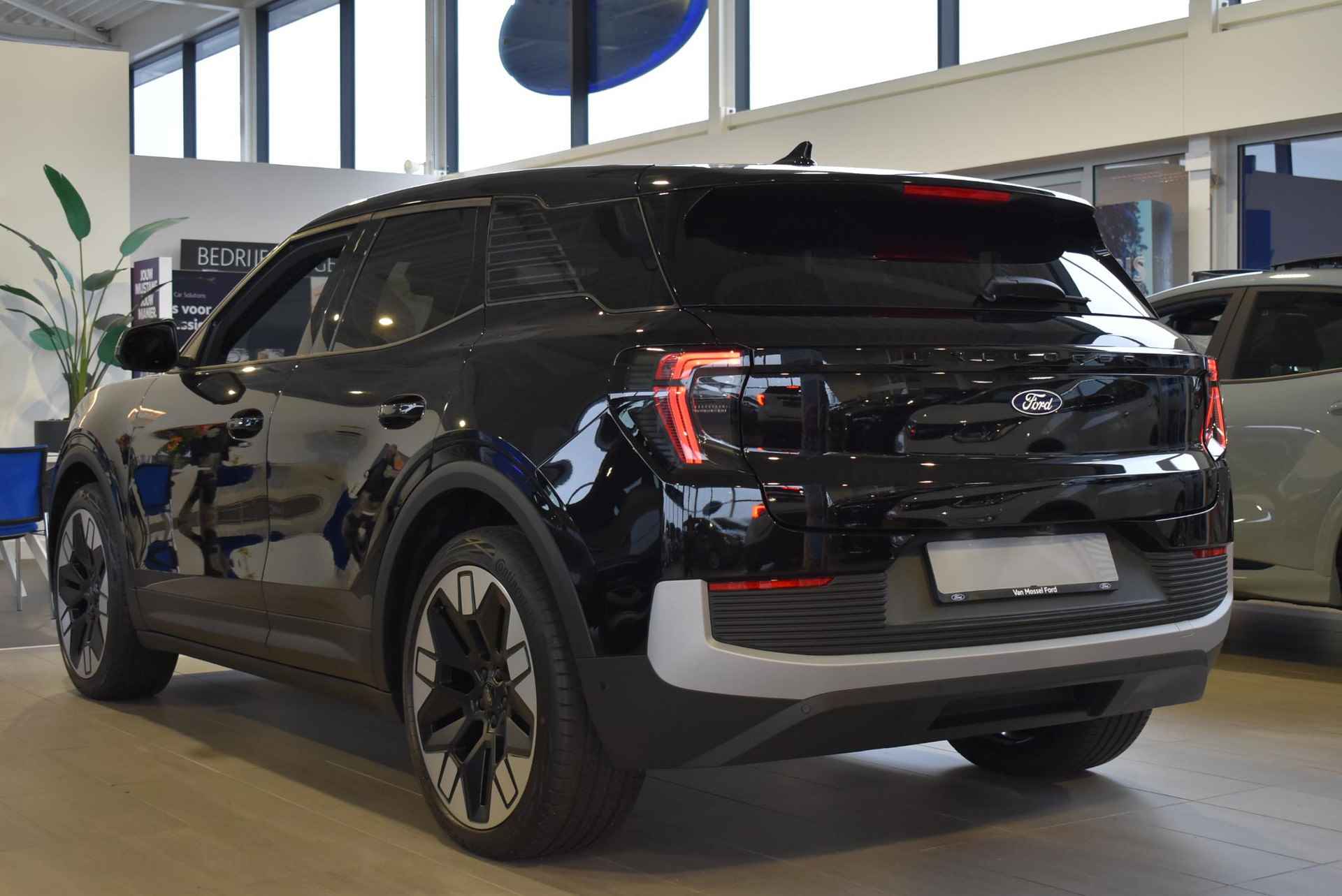 Ford Explorer Premium Extended Range RWD 77 kWh | Direct Leverbaar | €1000,- Ford Voordeel - 4/17