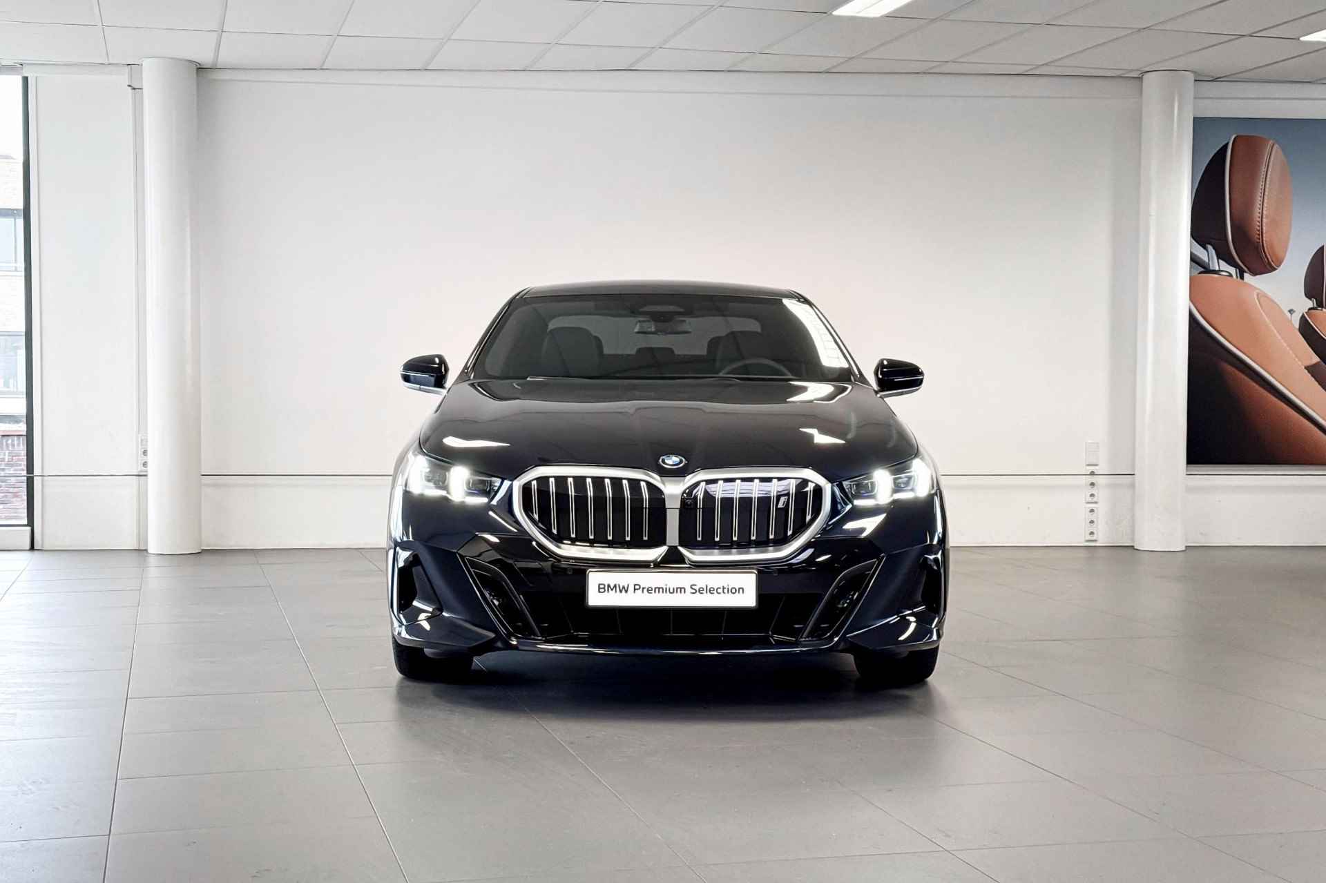 BMW i5 Sedan eDrive40 84 kWh | M Sport | Glazen Panoramadak | Harman Kardon | Trekhaak | - 4/28