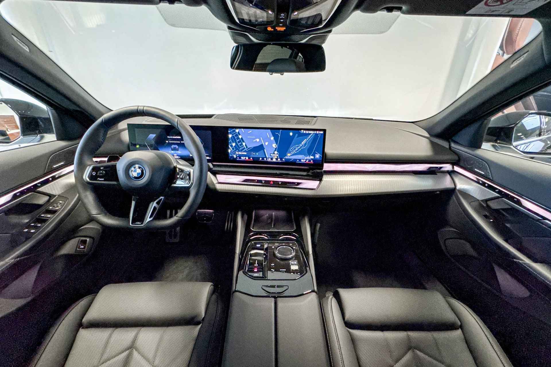 BMW i5 Sedan eDrive40 84 kWh | M Sport | Glazen Panoramadak | Harman Kardon | Trekhaak | - 11/28