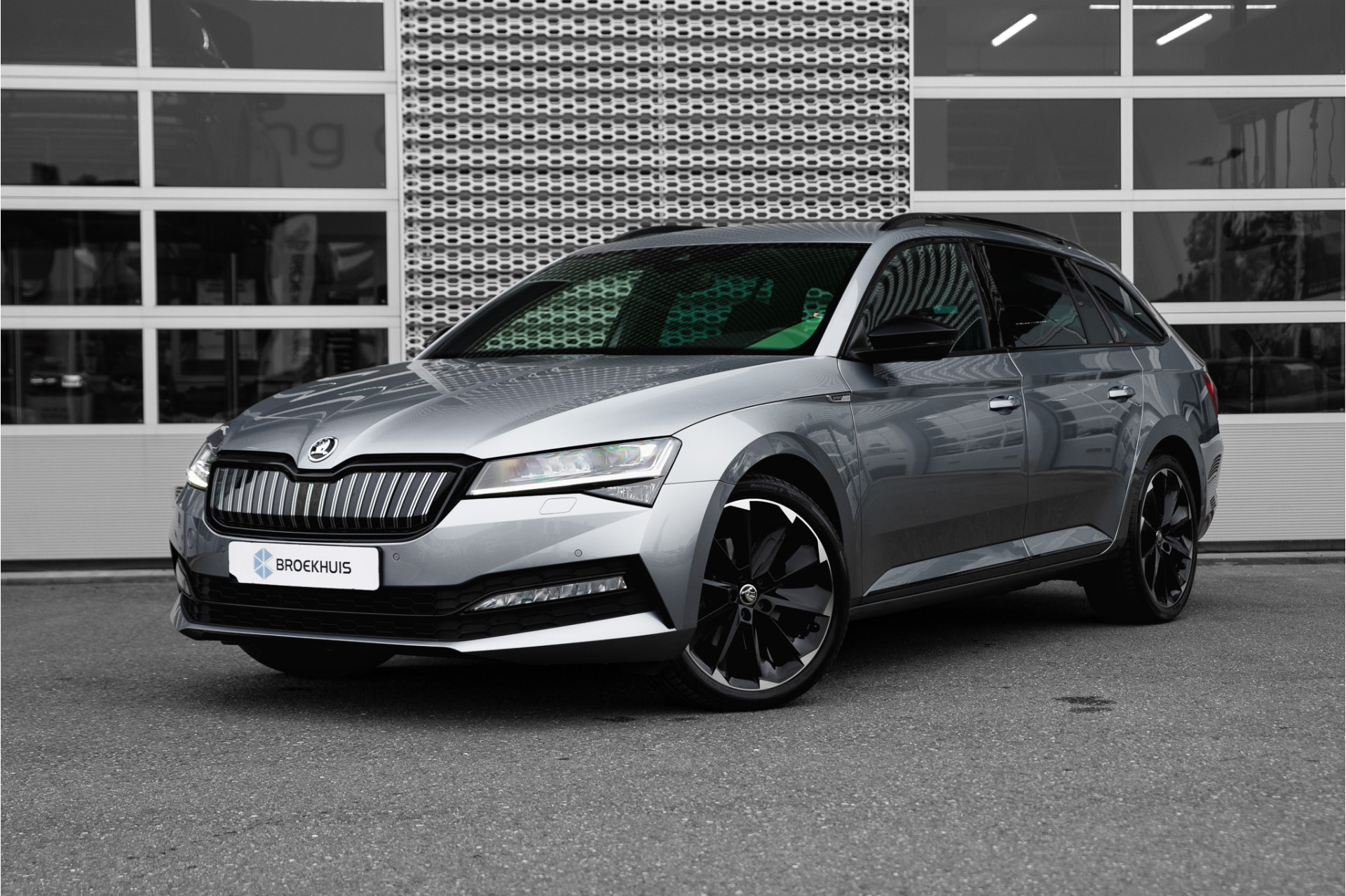 Škoda Superb Combi 1.4 TSI iV Sportline Business | Trekhaak | Camera | Carplay | Stoelverwarming