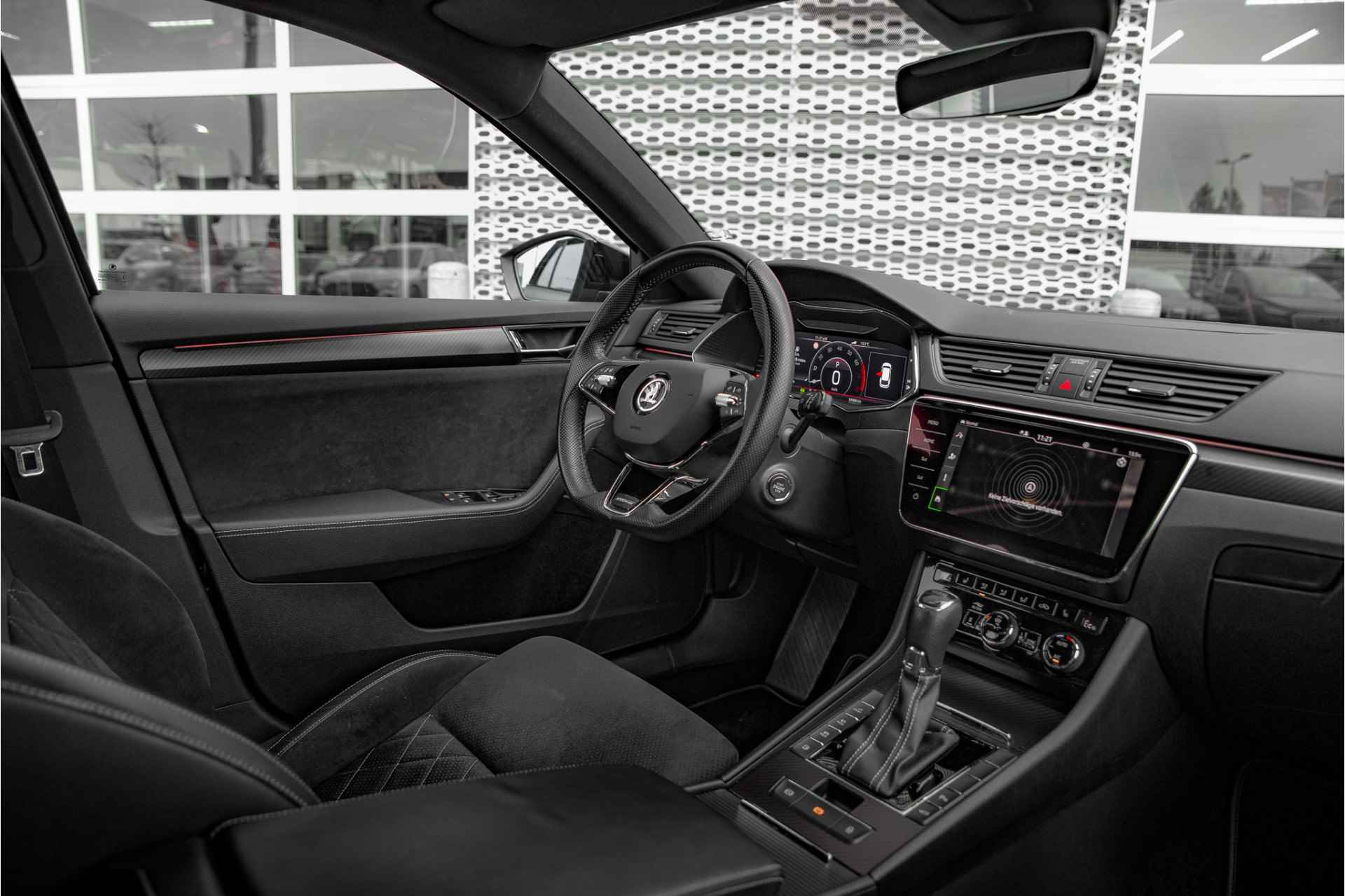 Škoda Superb Combi 1.4 TSI iV Sportline Business | Trekhaak | Camera | Carplay | Stoelverwarming - 10/35