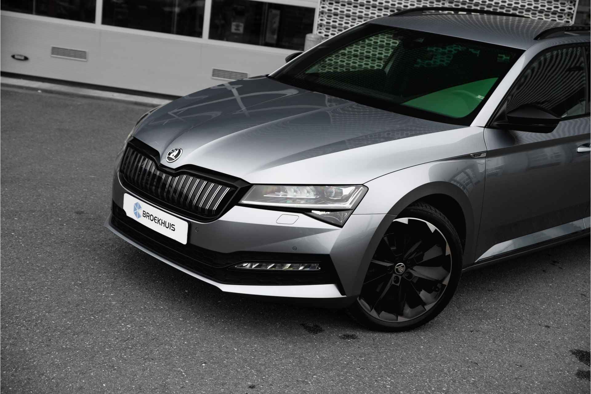 Škoda Superb Combi 1.4 TSI iV Sportline Business | Trekhaak | Camera | Carplay | Stoelverwarming - 19/35