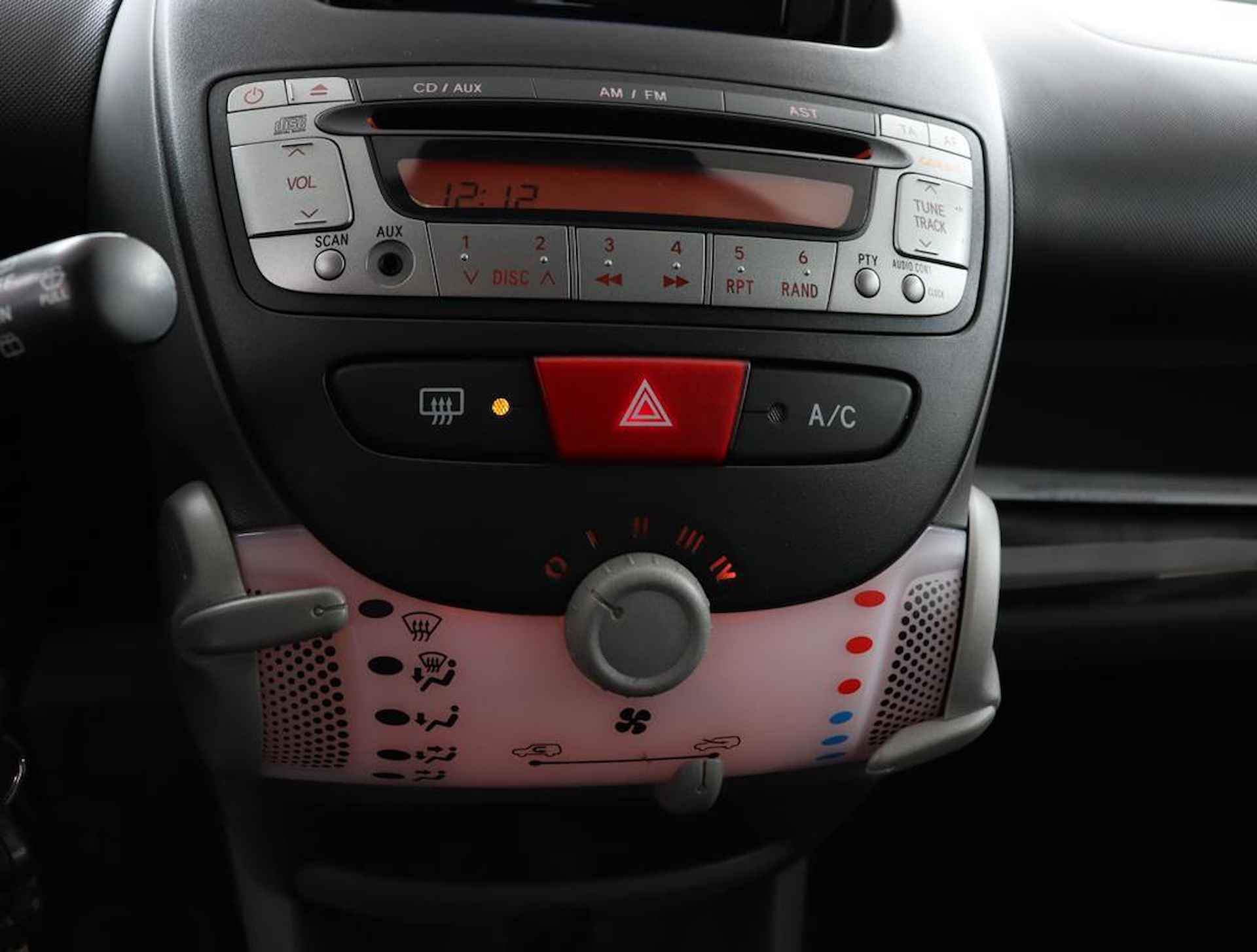 Toyota Aygo 1.0-12V Comfort Navigator - 7/39
