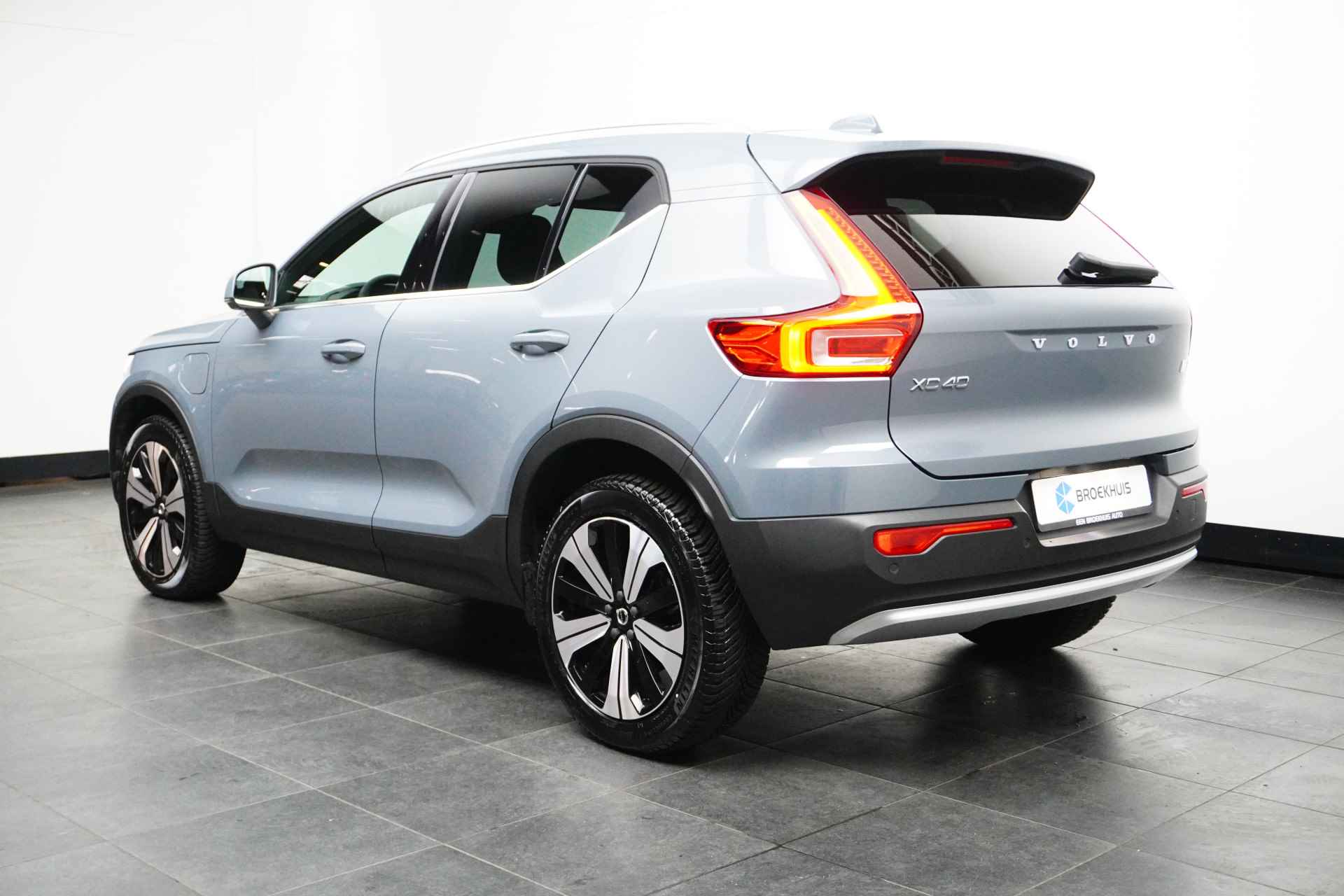 Volvo XC40 1.5 T4 Plug-in hybrid Plus Bright| Facelift MY23| Dodehoek sensoren| Adaptive Cruise| Stuur/stoelverwarming| Harman Kardon Audio - 6/32