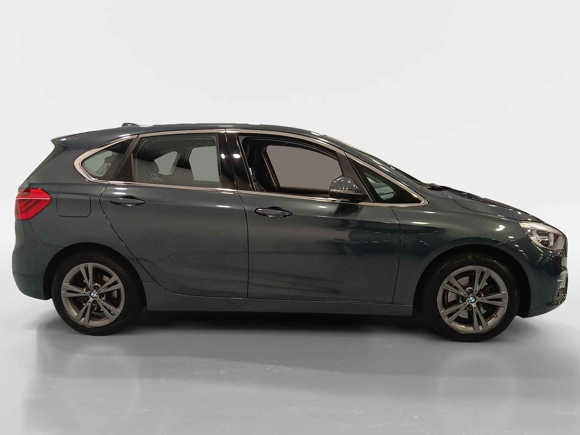 BMW 2-serie Active Tourer 218i High Executive *Navigatie*Lederen Bekleding*Climate*Parkeersensoren*LM.Velgen*Trekhaak*VOL OPTIES! - 5/39