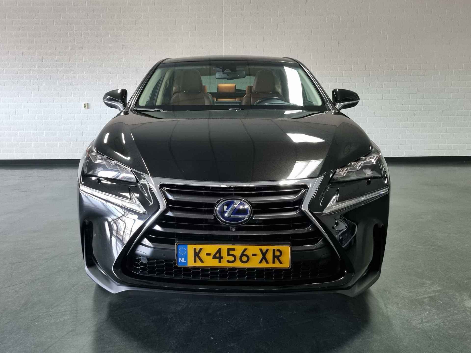 Lexus NX 300h AWD President Line / Pano / Mark Lev. / Trekhaak - 2/87