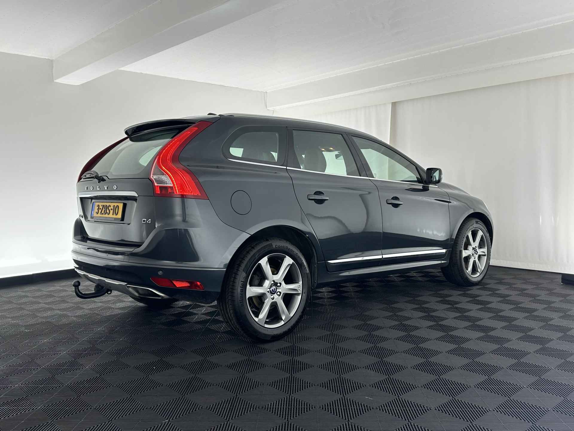 Volvo XC60 2.0 D4 FWD Ocean Race *NAVI-FULLMAP | VOLLEDER | MEMORY-PACK | TOWBAR | SIPS | ECC | PDC | CRUISE | COMFORT-SEATS | 19"ALU* - 6/27