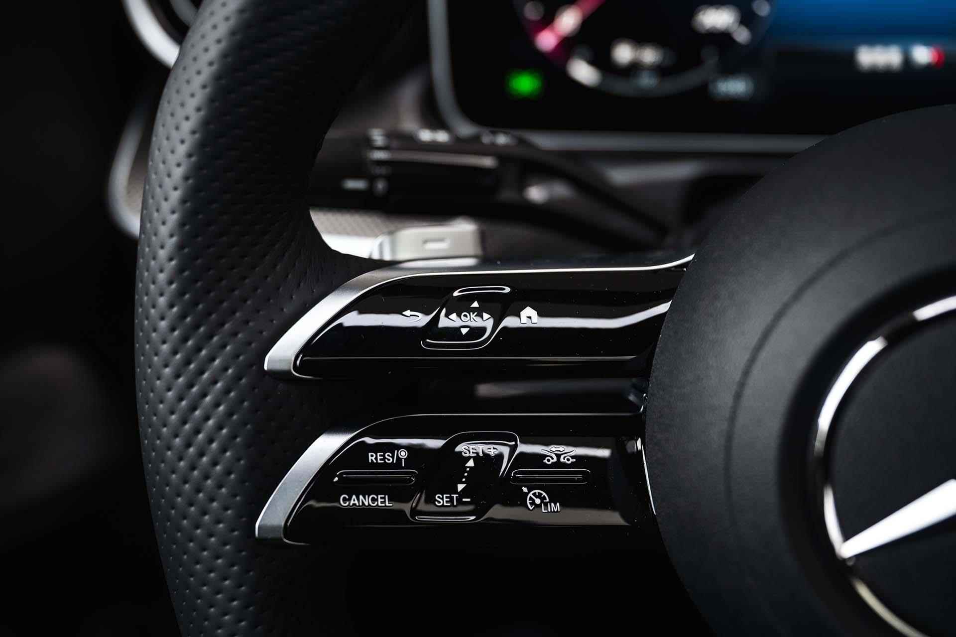 Mercedes-Benz C-klasse 180 AMG Line | Panorama-schuifdak | Achteruitrijcamera | Memory Pakket | Stoelverwarming | Sfeerverlichting - 16/30