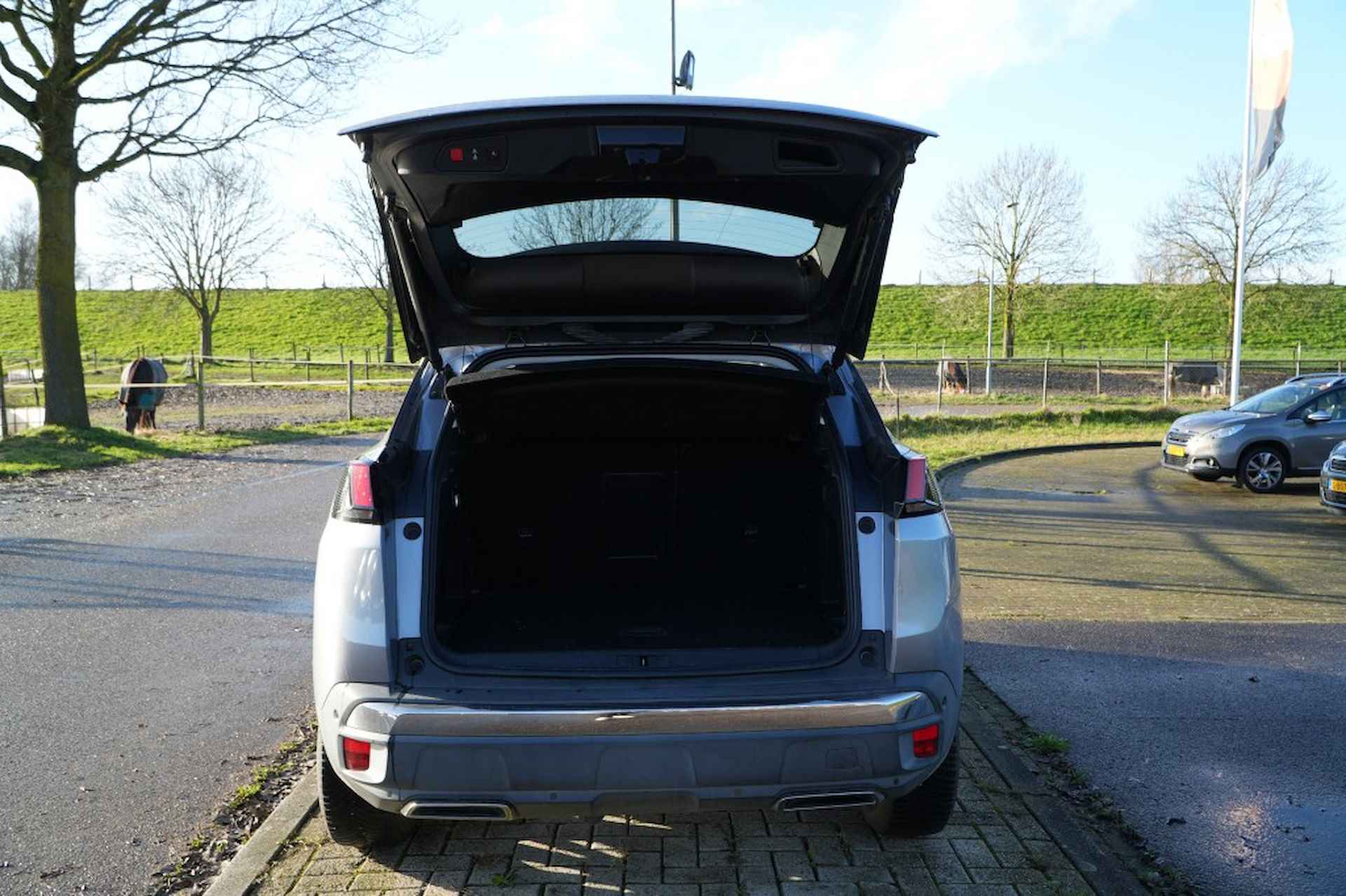 PEUGEOT 3008 PREMIERE 1.2-130PK - TREKHAAK - NAVIGATIE - MIRRORLINK - 11/30