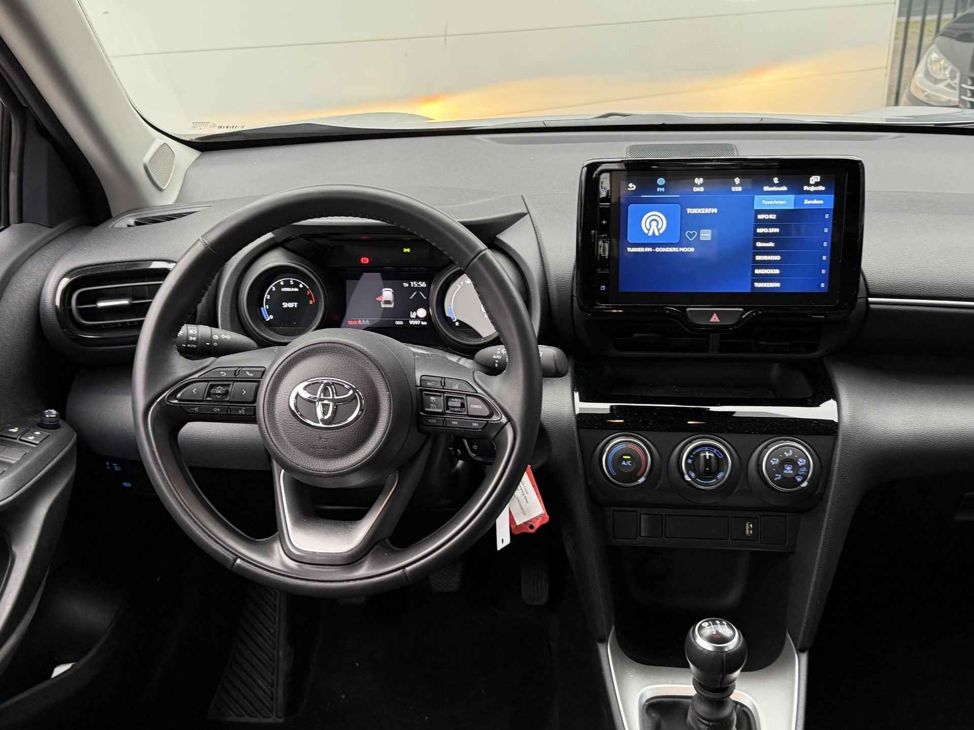 Toyota Yaris Cross 1.5 VVT-I Active | Camera | Navigatie | Dealer Onderhouden! - 16/30