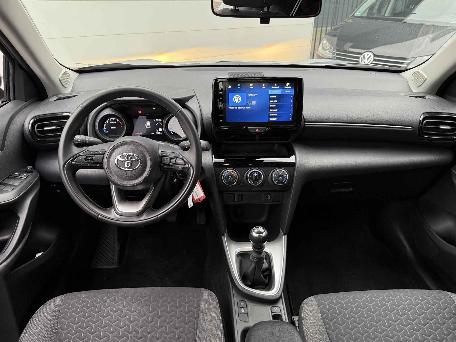 Toyota Yaris Cross 1.5 VVT-I Active | Camera | Navigatie | Dealer Onderhouden! - 17/30