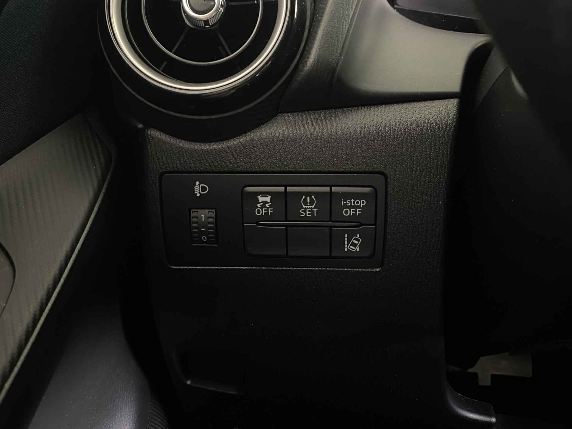 Mazda 2 1.5 Skyactiv-G GT-M Line | Navi | Climate Control | Cruise Control | Camera | voorstoelen verwarmd | - 34/45